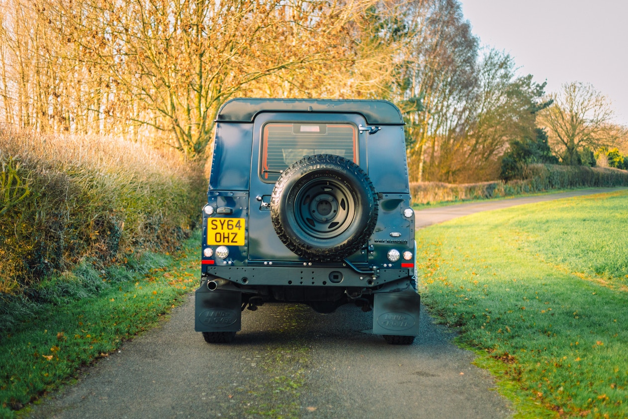 14 Land Rover Defender 110 Xs Utility 14 Land Rover Defender 110 Xs Utility