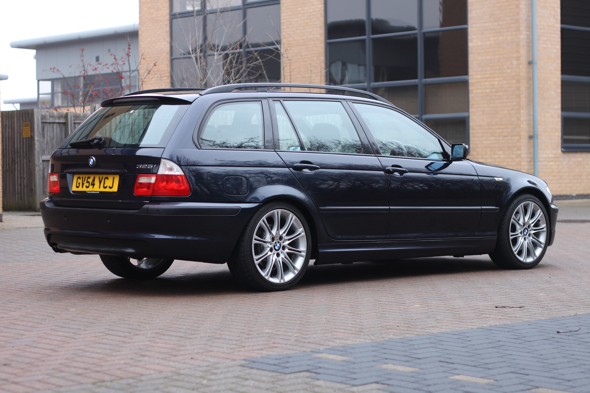 2005-bmw-e46-325i-sport-touring