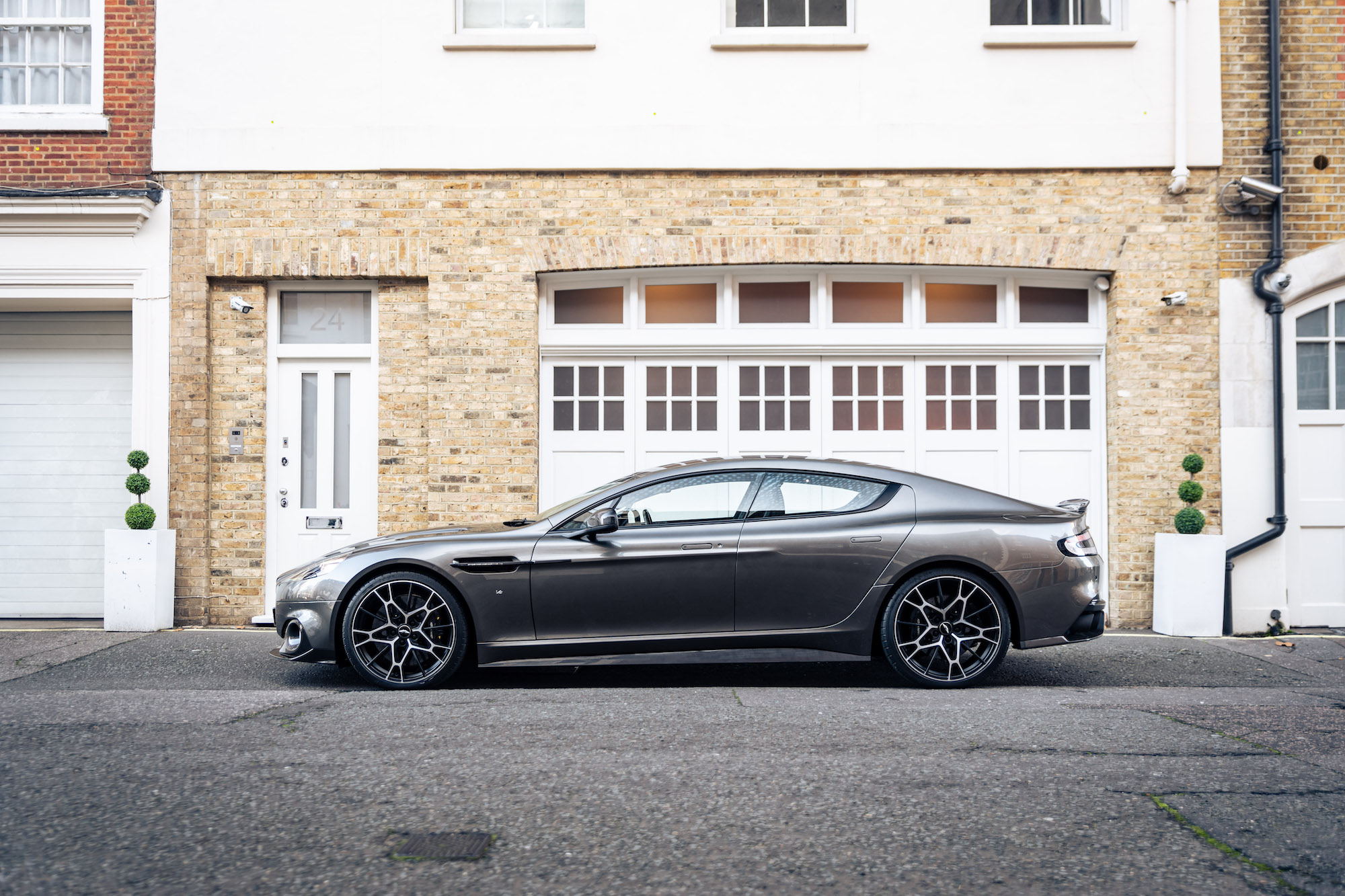 2019-aston-martin-rapide-amr-for-sale-by-auction-in-london-united-kingdom