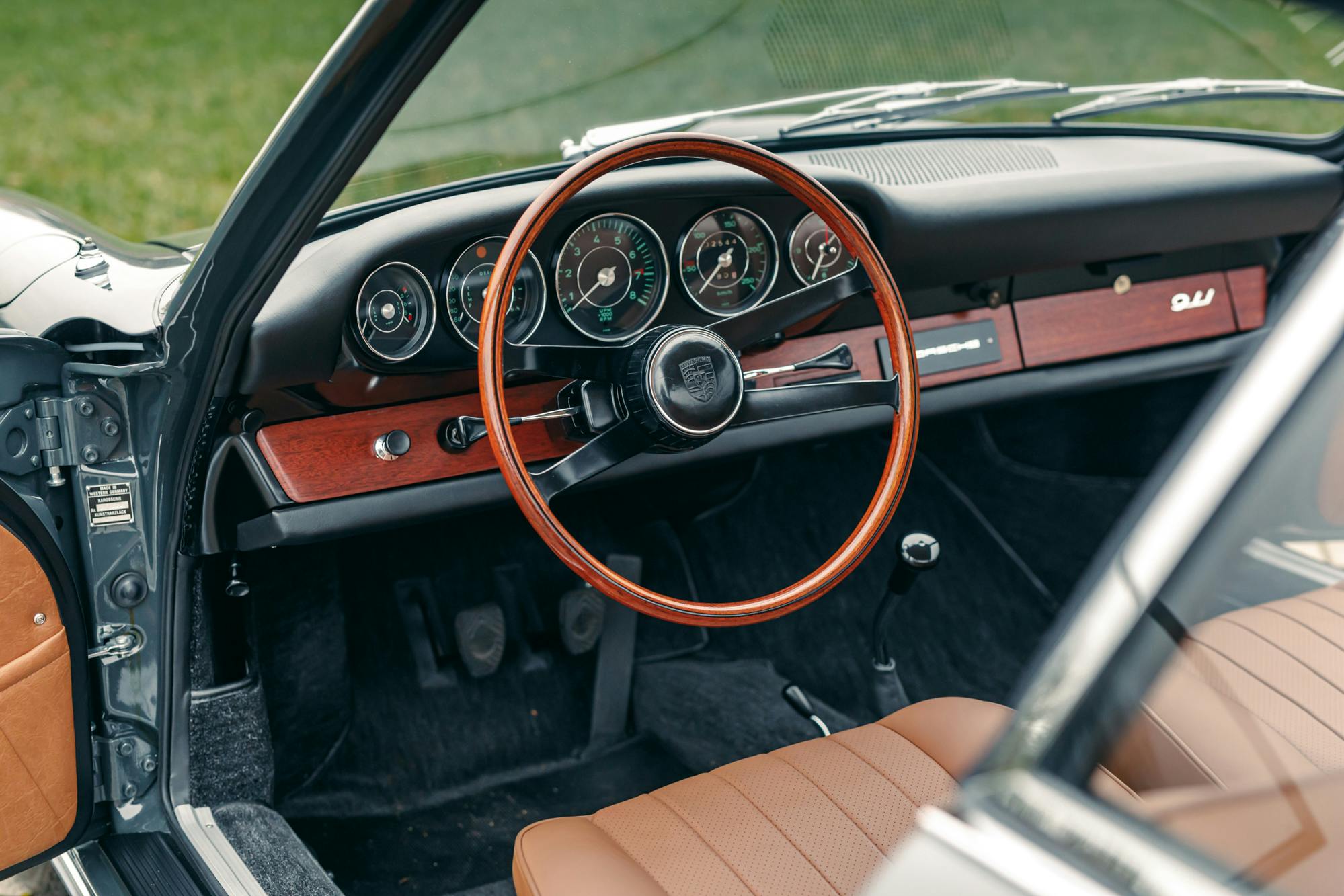 1965 PORSCHE 911 2.0 COUPE