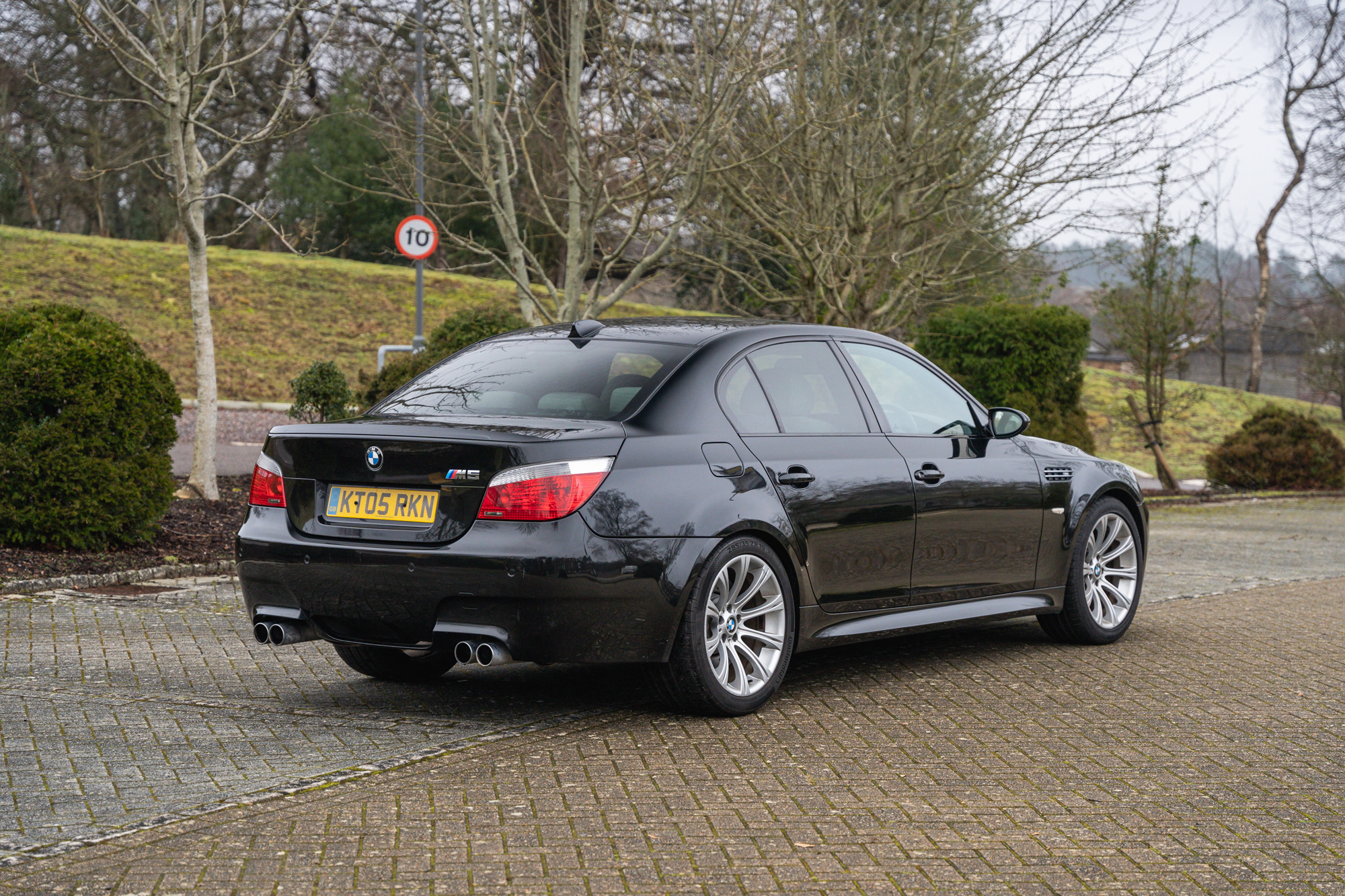 2005 BMW (E60) M5