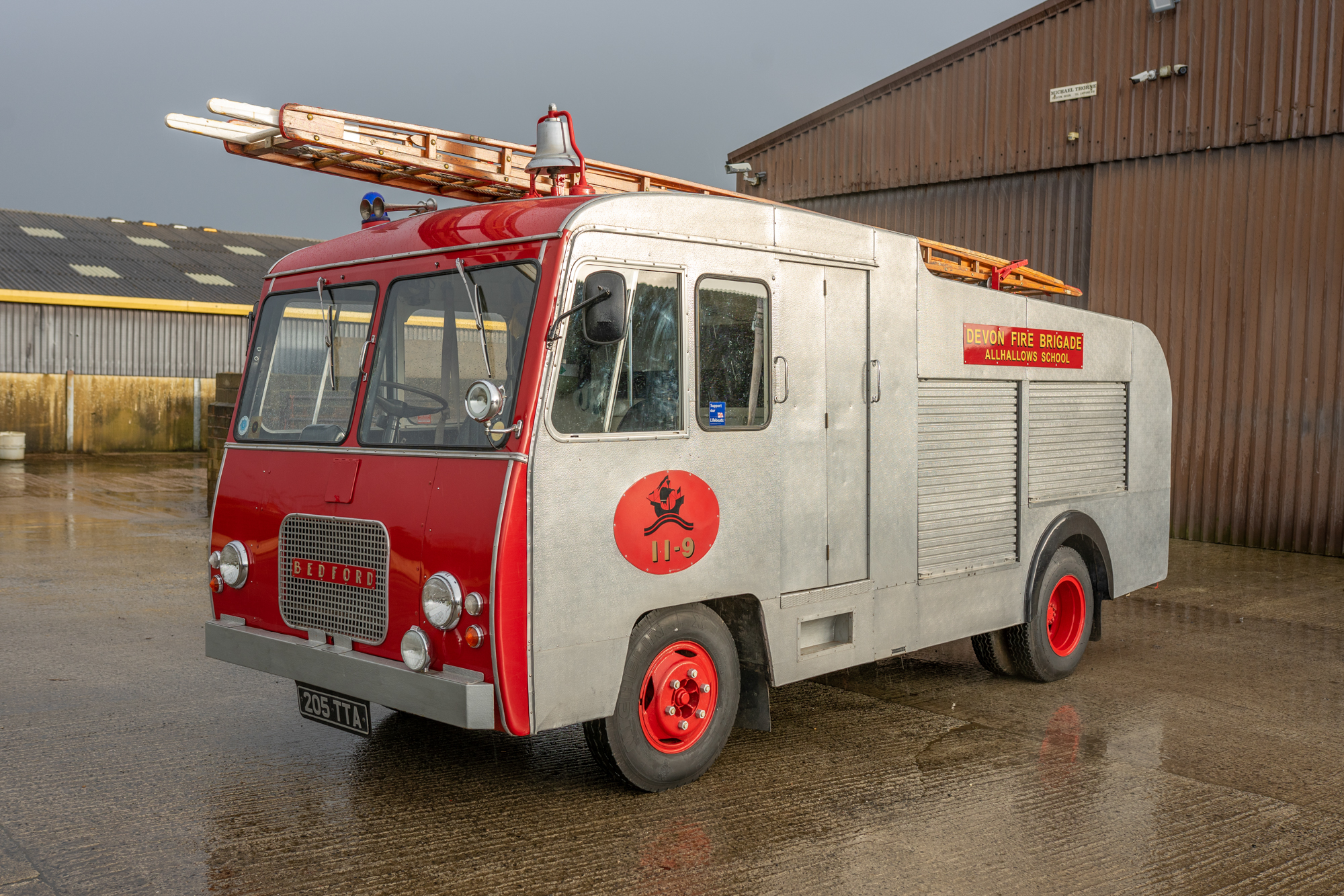 1964 BEDFORD J2 FIRE ENGINE