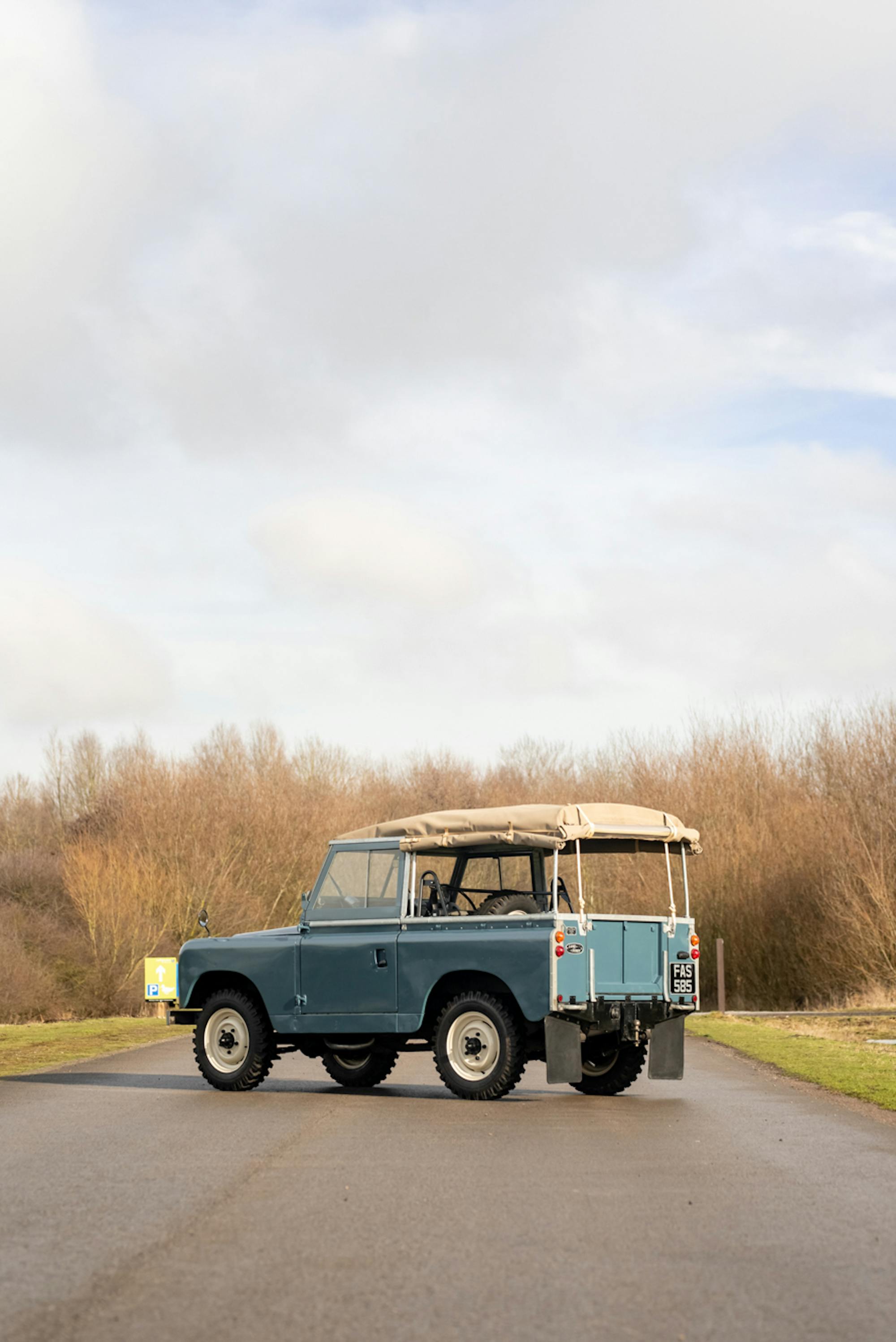 1962 LAND ROVER SERIES IIA 88