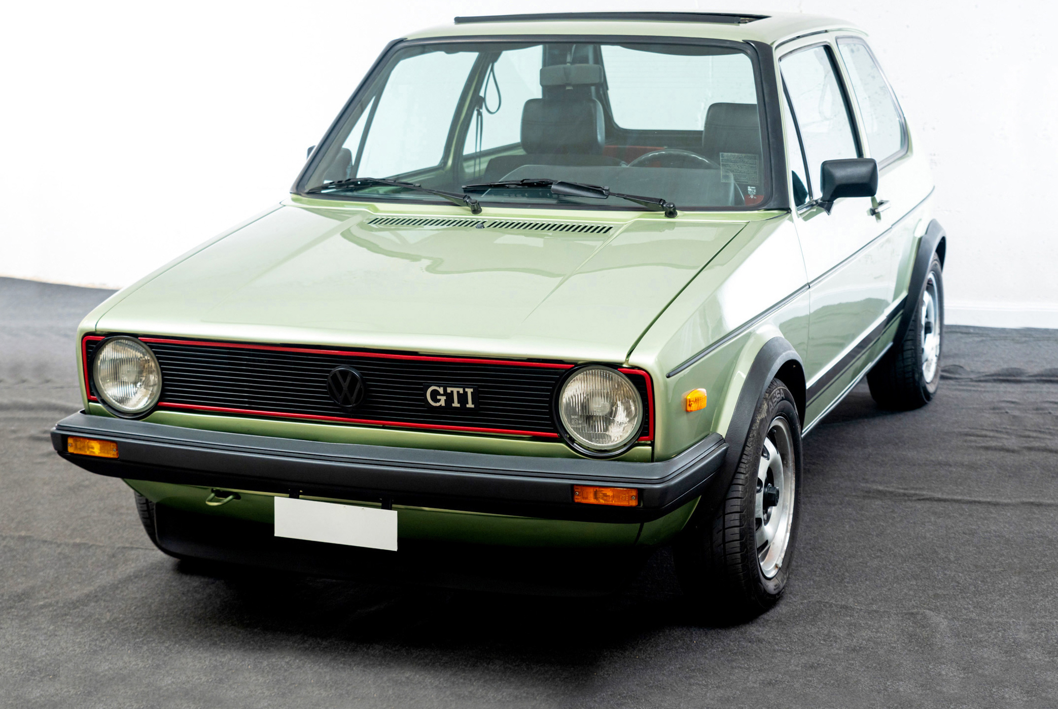 1981 VOLKSWAGEN GOLF (MK1) GTI