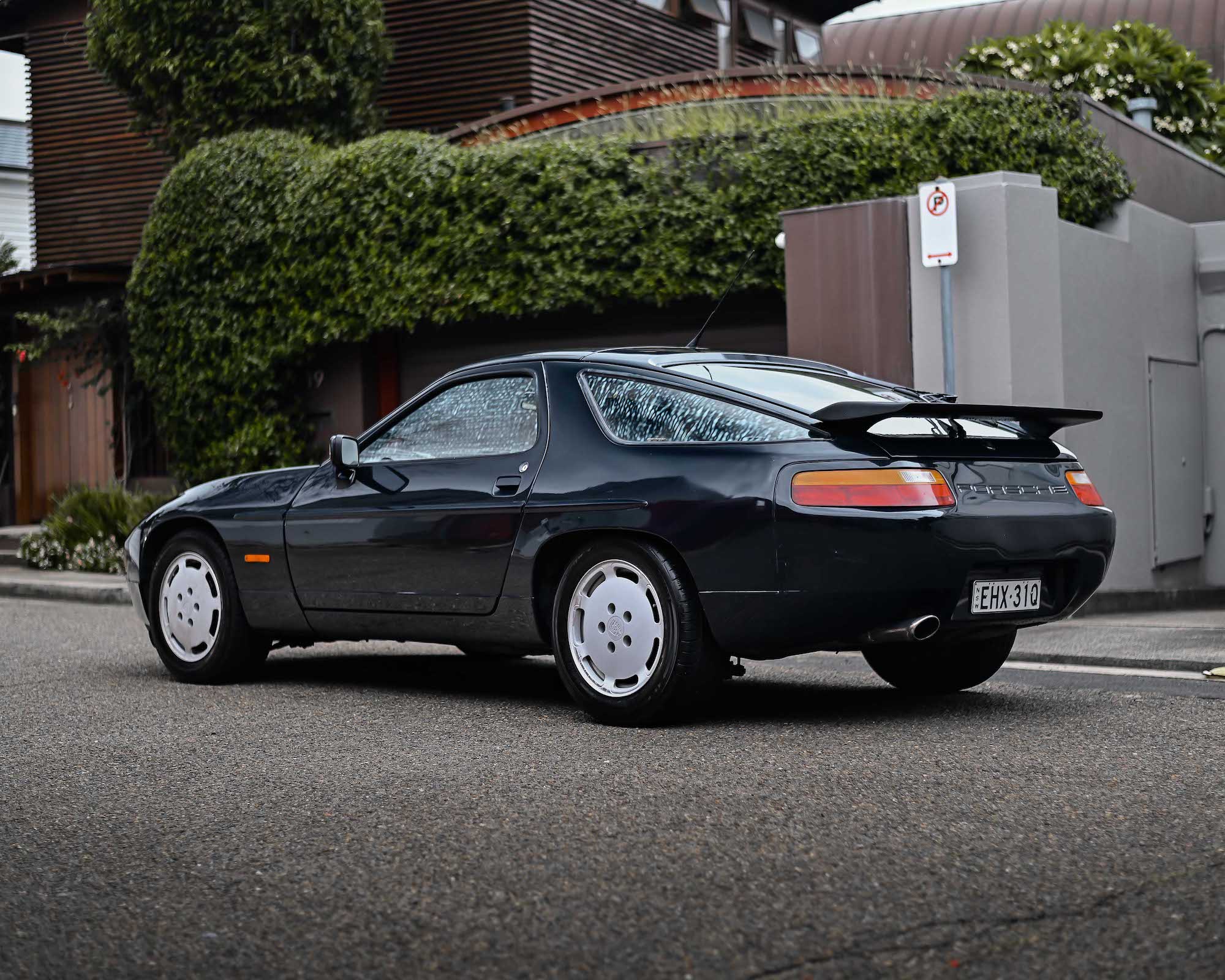 1989年式Porsche 928 S4 ドライバーズマニュアル 1989 PORSCHE 928 S4 For Sale by Auction in Sydney, APAC, Australia