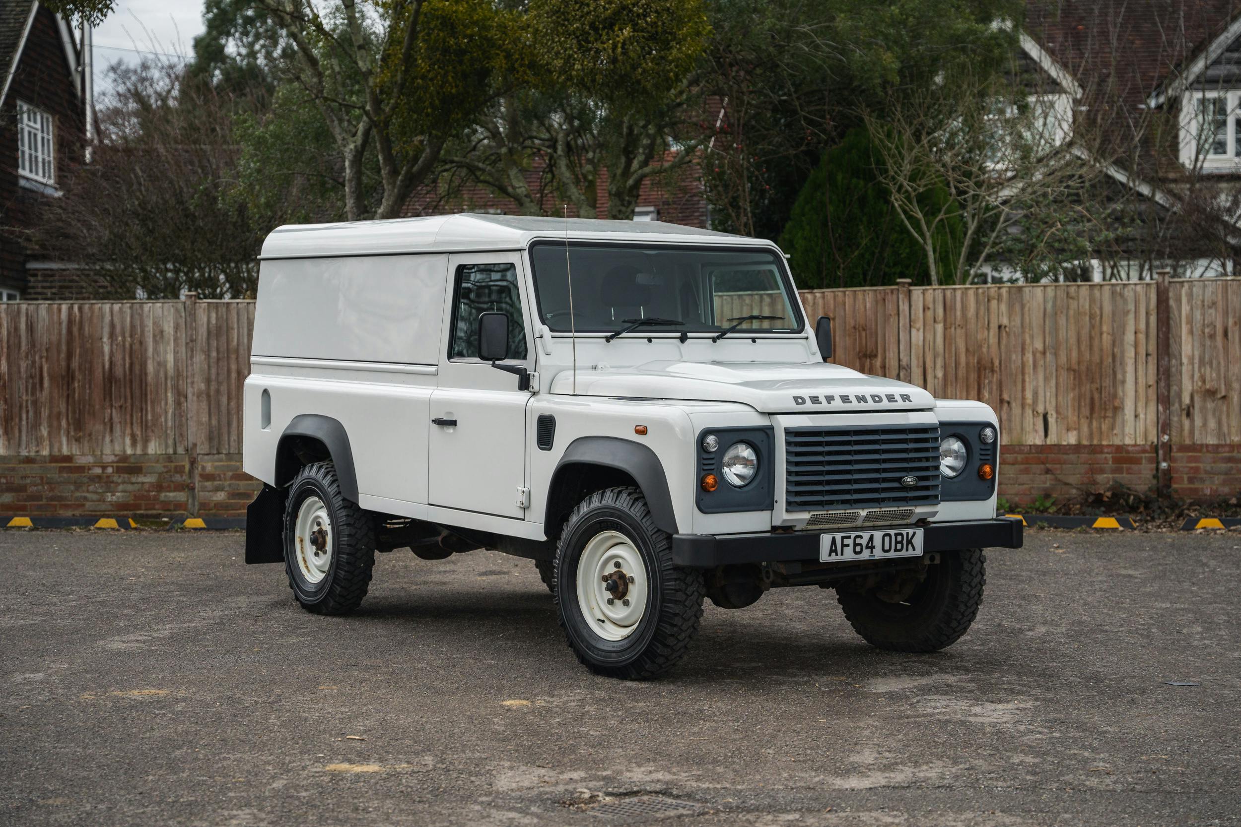 2014 LAND ROVER DEFENDER 110 - VAT QUALIFYING