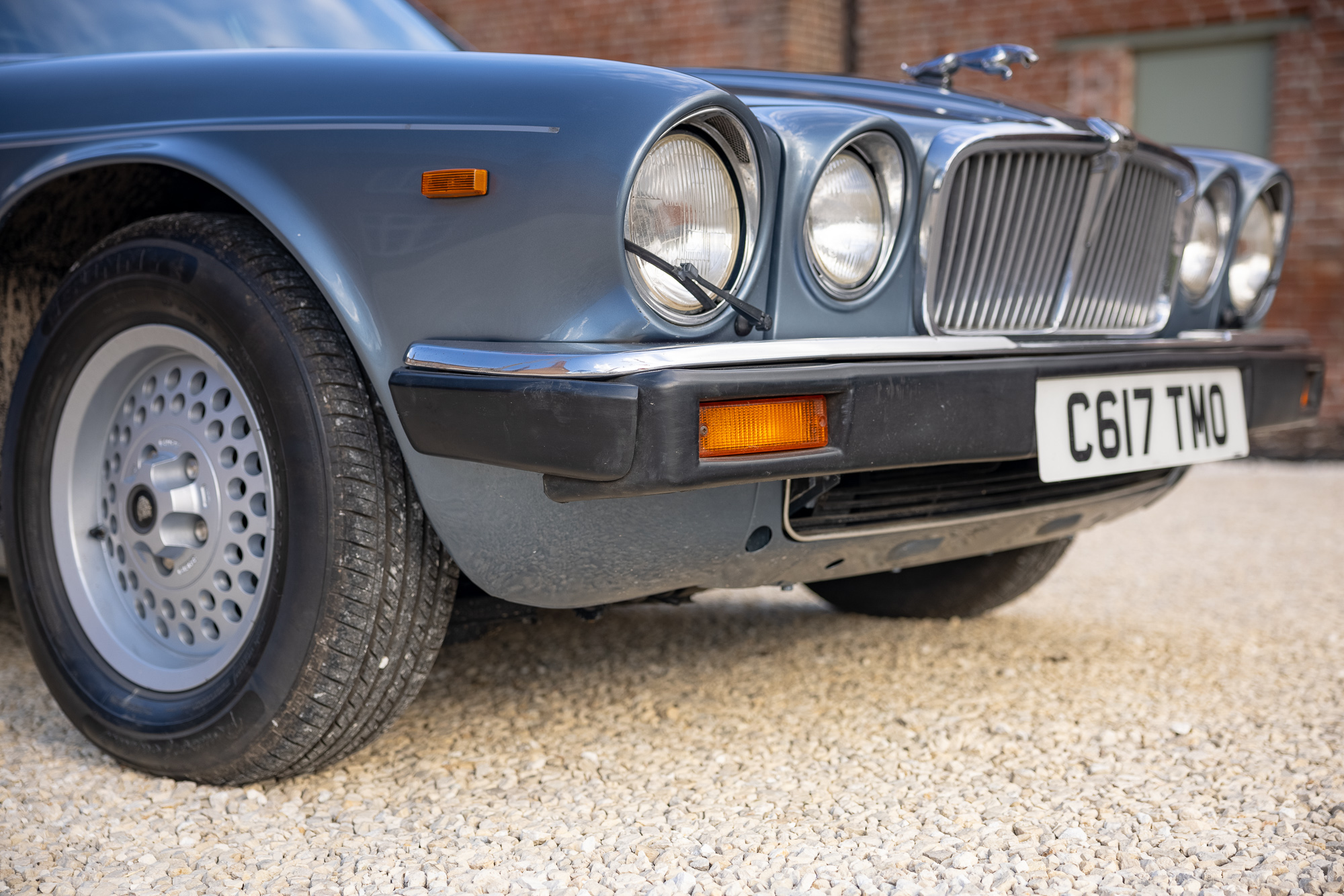 JAGUAR XJ6 SOVEREIGN 4.2 for sale by auction in Loughborough