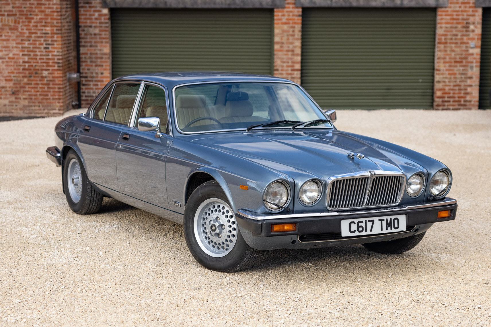 1986 JAGUAR XJ6 SOVEREIGN 4.2