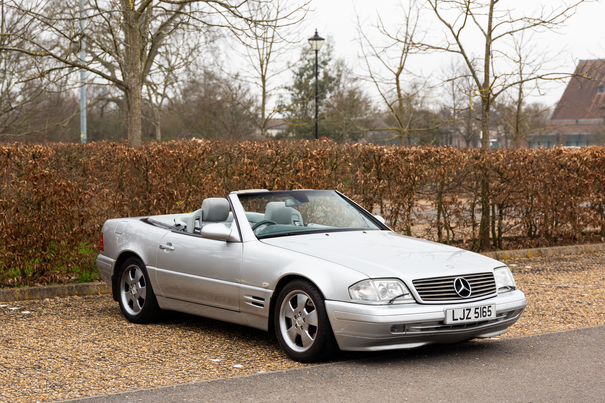 1999 MERCEDES-BENZ (R129) SL320