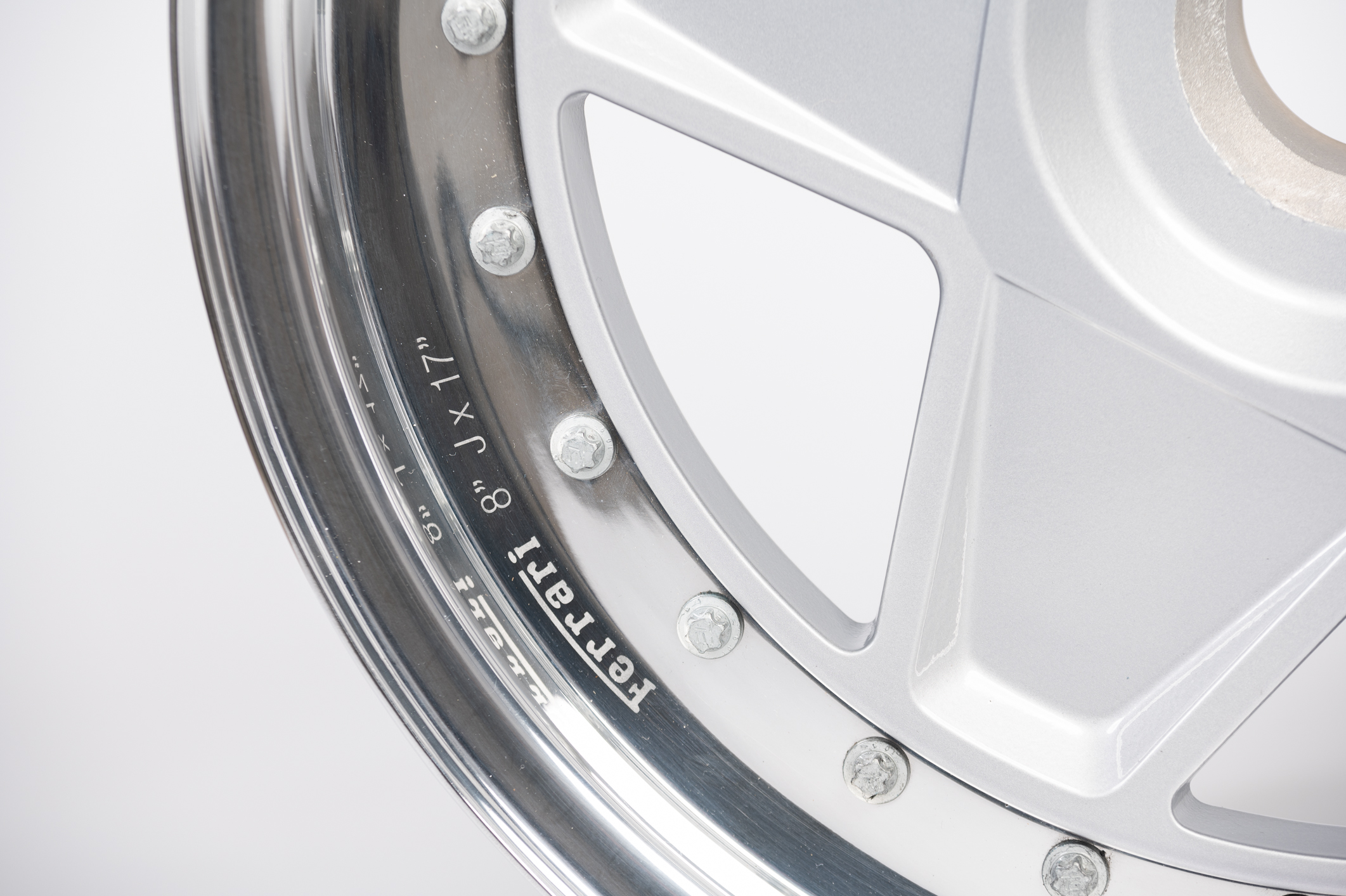 FERRARI F40 - SET OF RESTORED ALLOY WHEELS