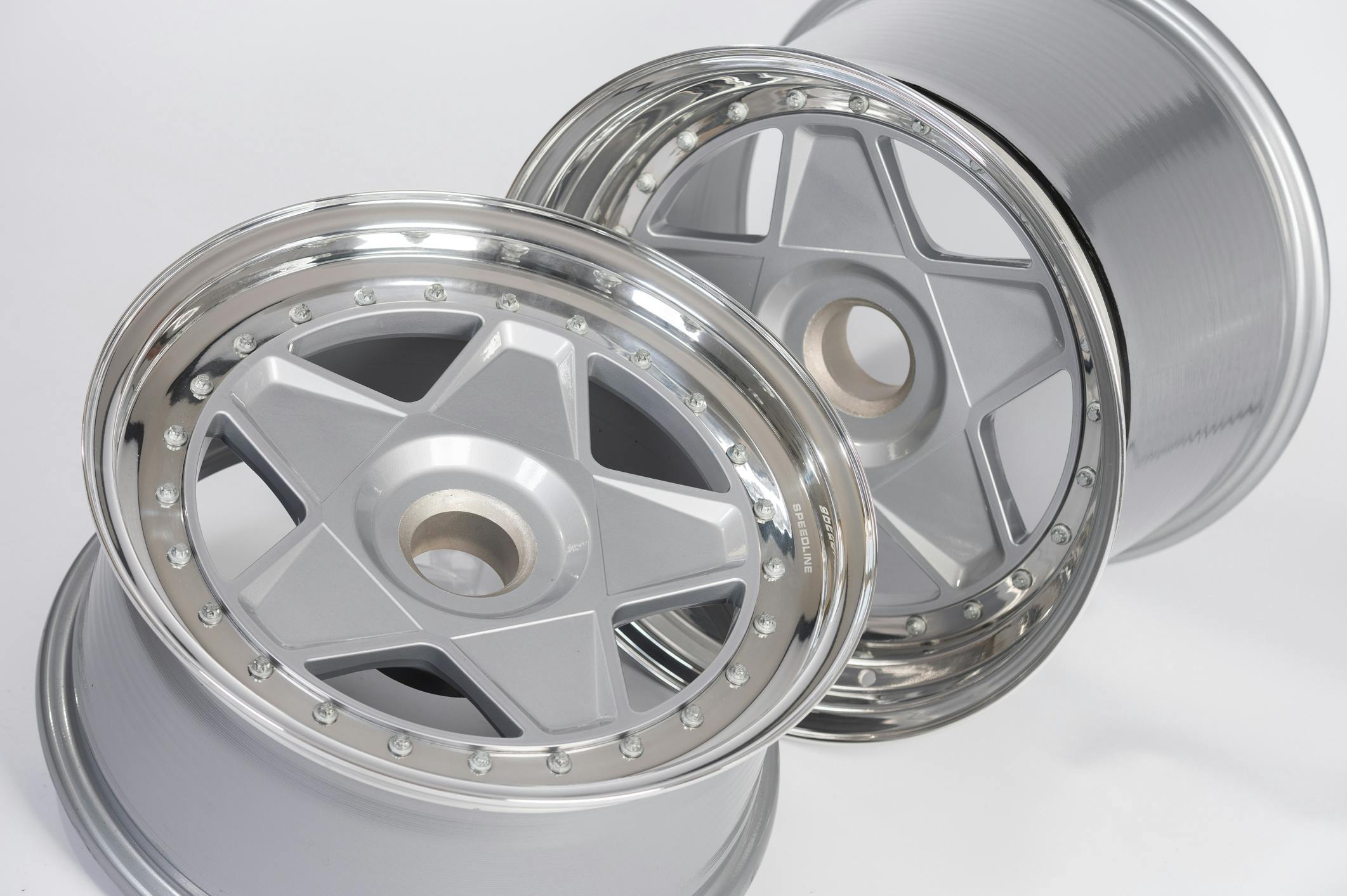 FERRARI F40 - SET OF RESTORED ALLOY WHEELS