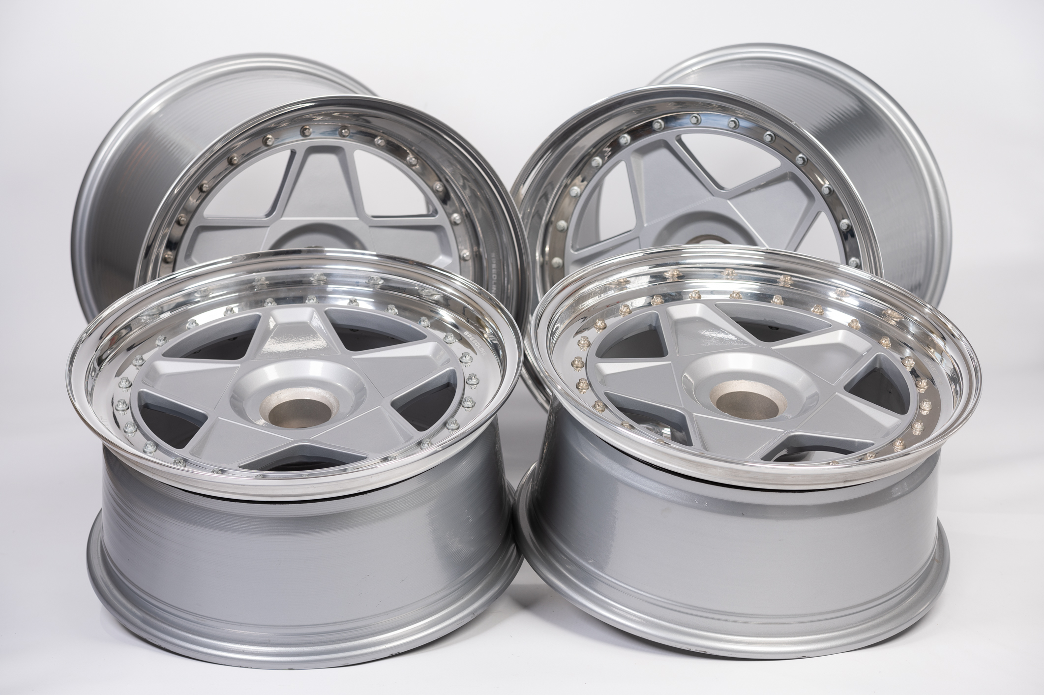 FERRARI F40 - SET OF RESTORED ALLOY WHEELS