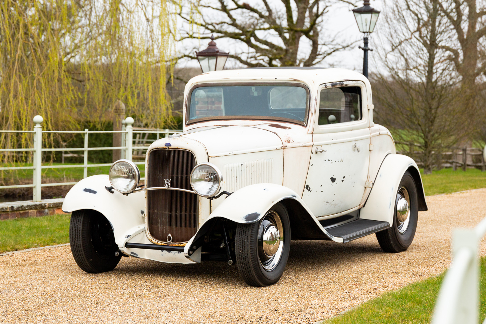 1932 FORD MODEL B - 3 WINDOW COUPE