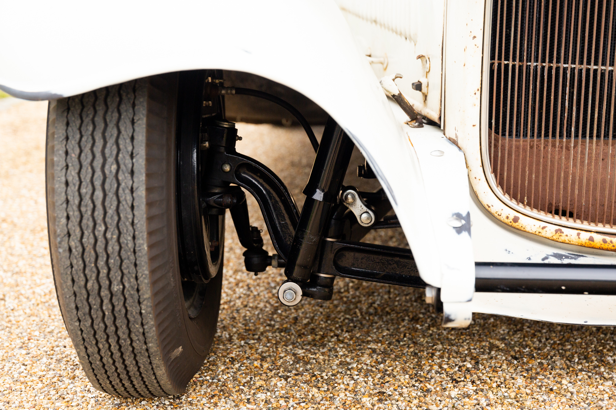 1932 FORD MODEL B - 3 WINDOW COUPE