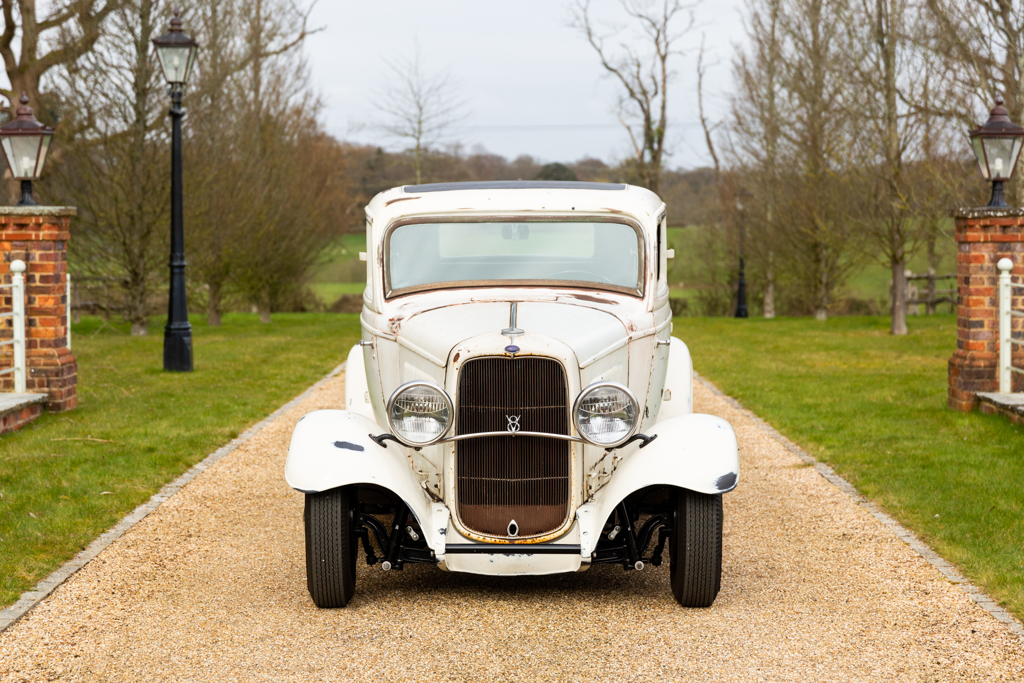 1932 FORD MODEL B - 3 WINDOW COUPE