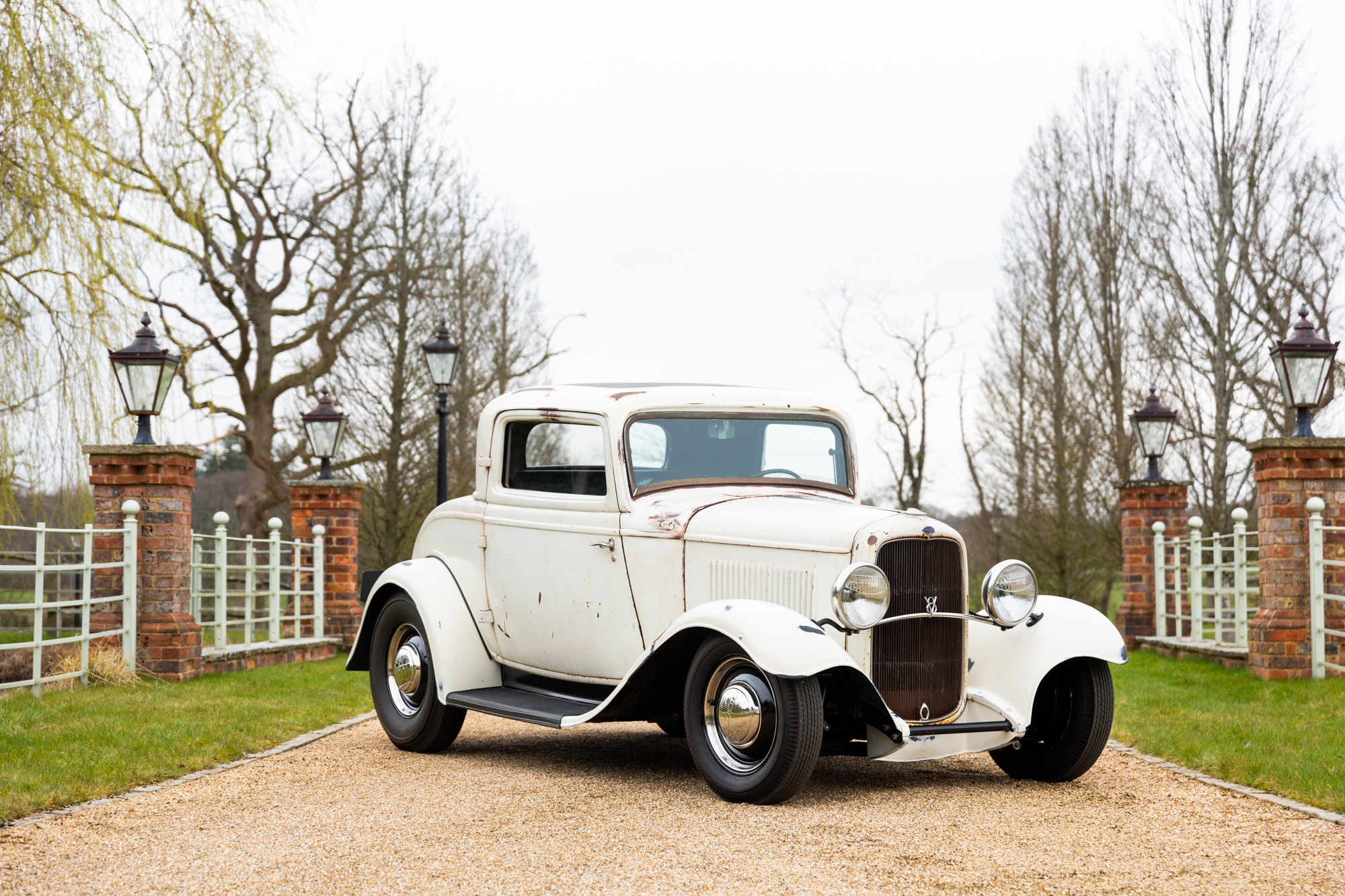 1932 FORD MODEL B - 3 WINDOW COUPE