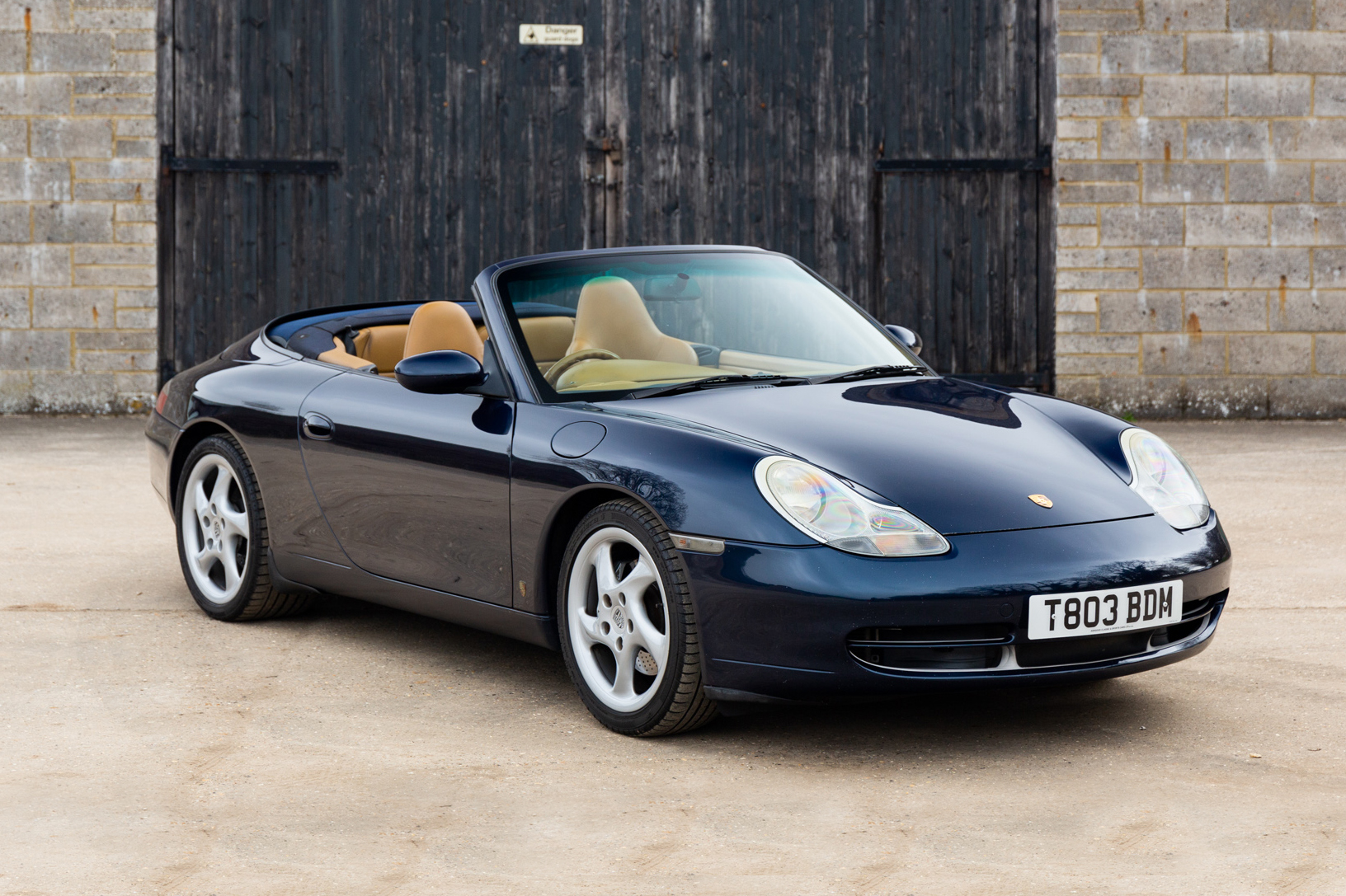 NO RESERVE: 1999 PORSCHE 911 (996) CARRERA 4 CABRIOLET