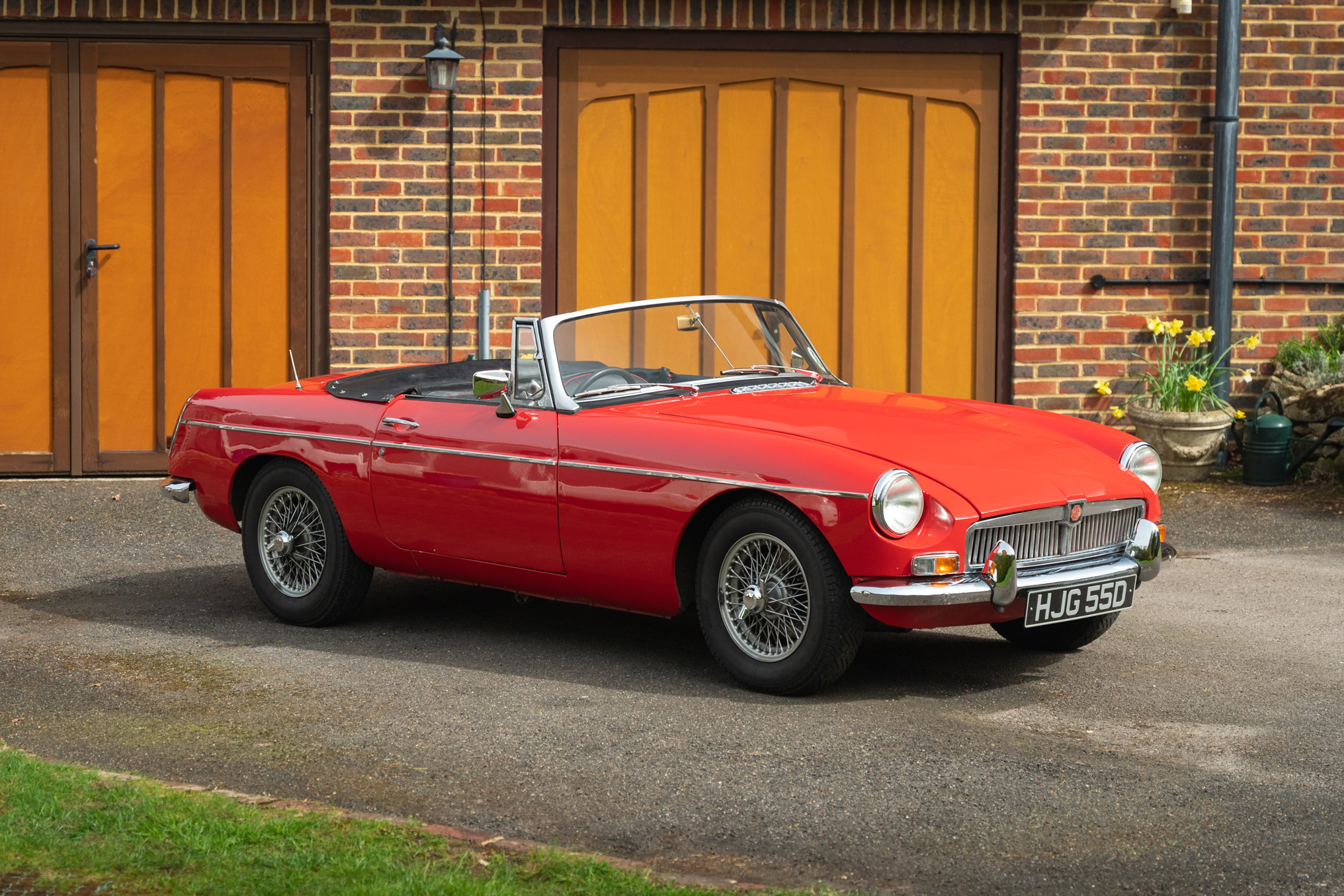 NO RESERVE: 1966 MG B ROADSTER