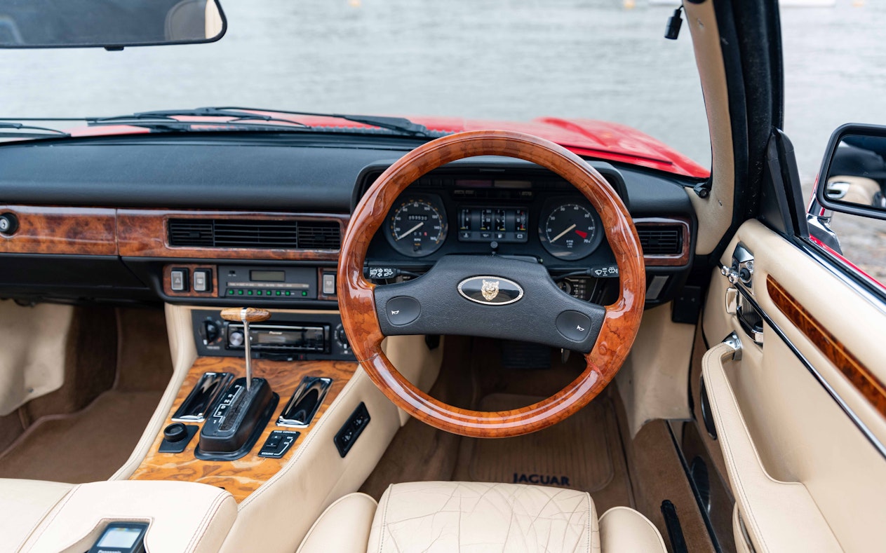 19 Jaguar Xj S V12 Convertible 19 Jaguar Xj S V12 Convertible