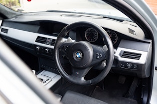 2005 BMW M5 interior photo - AutoSpies Auto News