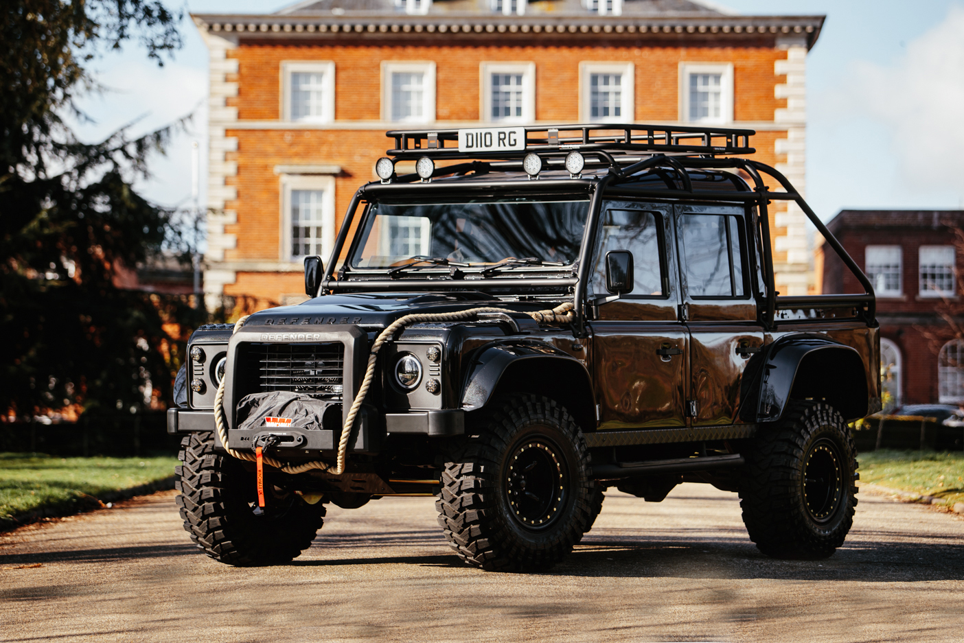 NO RESERVE: 1986 LAND ROVER DEFENDER 110 - SPECTRE EVOCATION