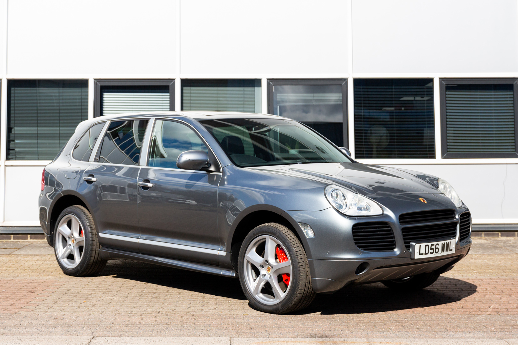 NO RESERVE: 2006 PORSCHE CAYENNE TURBO S