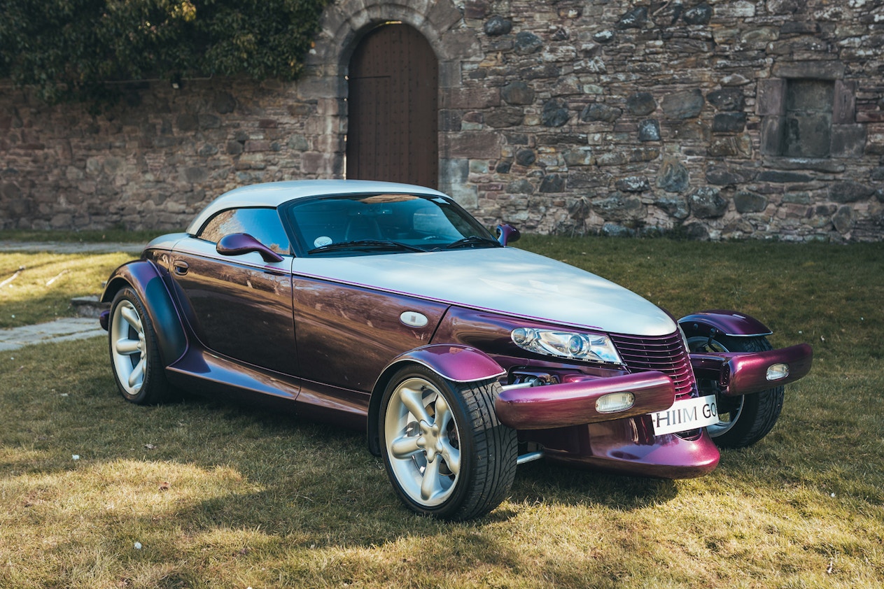 1998 Plymouth Prowler - новаторский автомобиль современности, разрушающий стереотипы и воплощающий эстетику прошлого в великолепном облике будущего! 1998 Plymouth Prowler