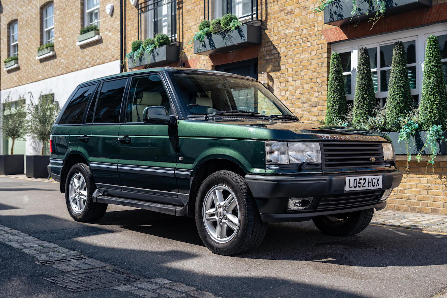 NO RESERVE: 2002 RANGE ROVER VOGUE 4.6 HSE (P38) ROYAL EDITION