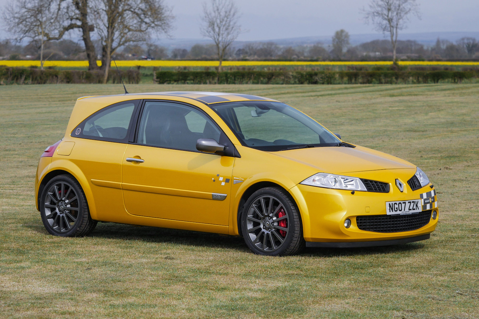 NO RESERVE: 2007 RENAULTSPORT MEGANE 230 F1 TEAM R26