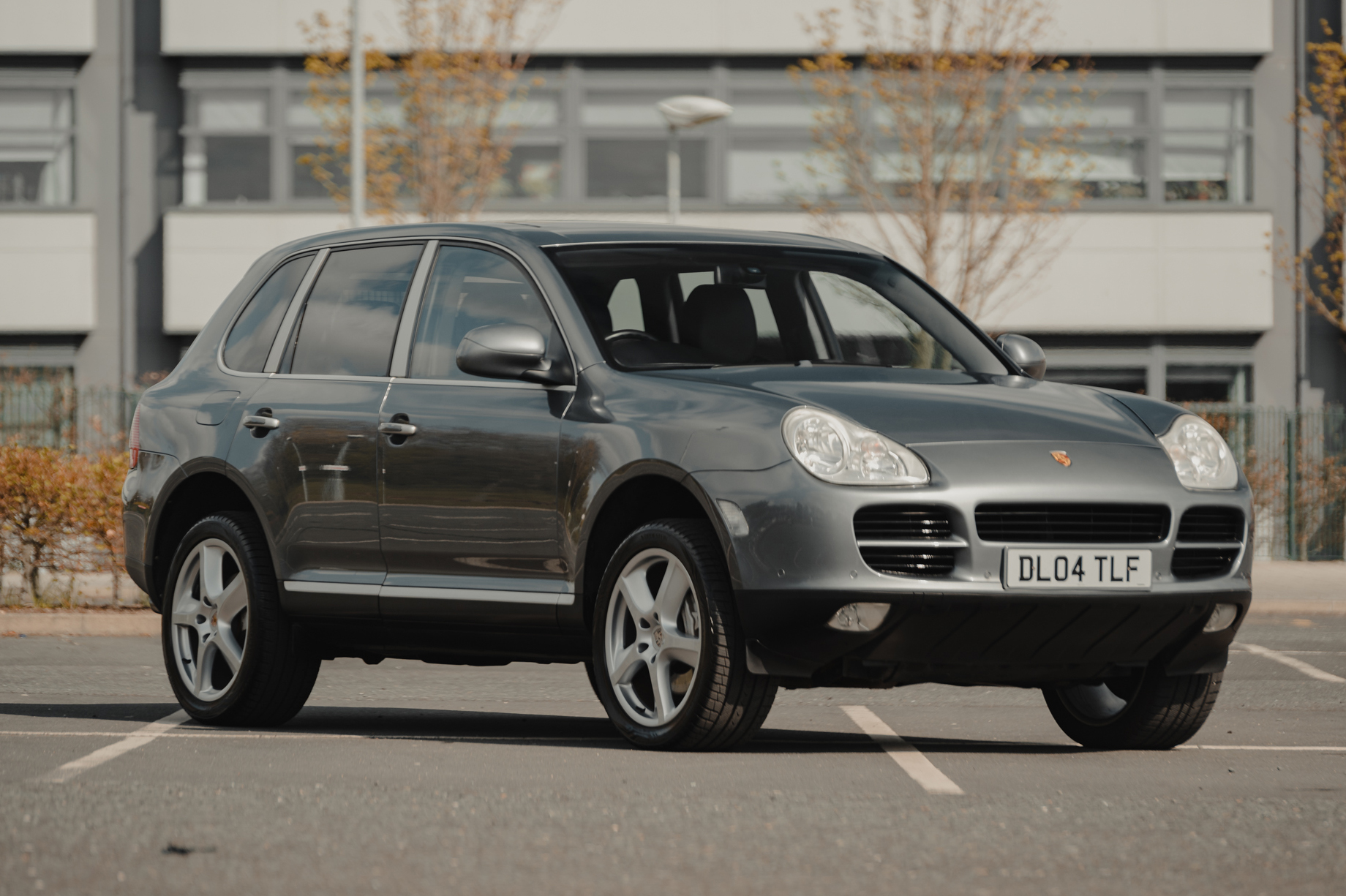 NO RESERVE: 2004 PORSCHE CAYENNE S - MANUAL