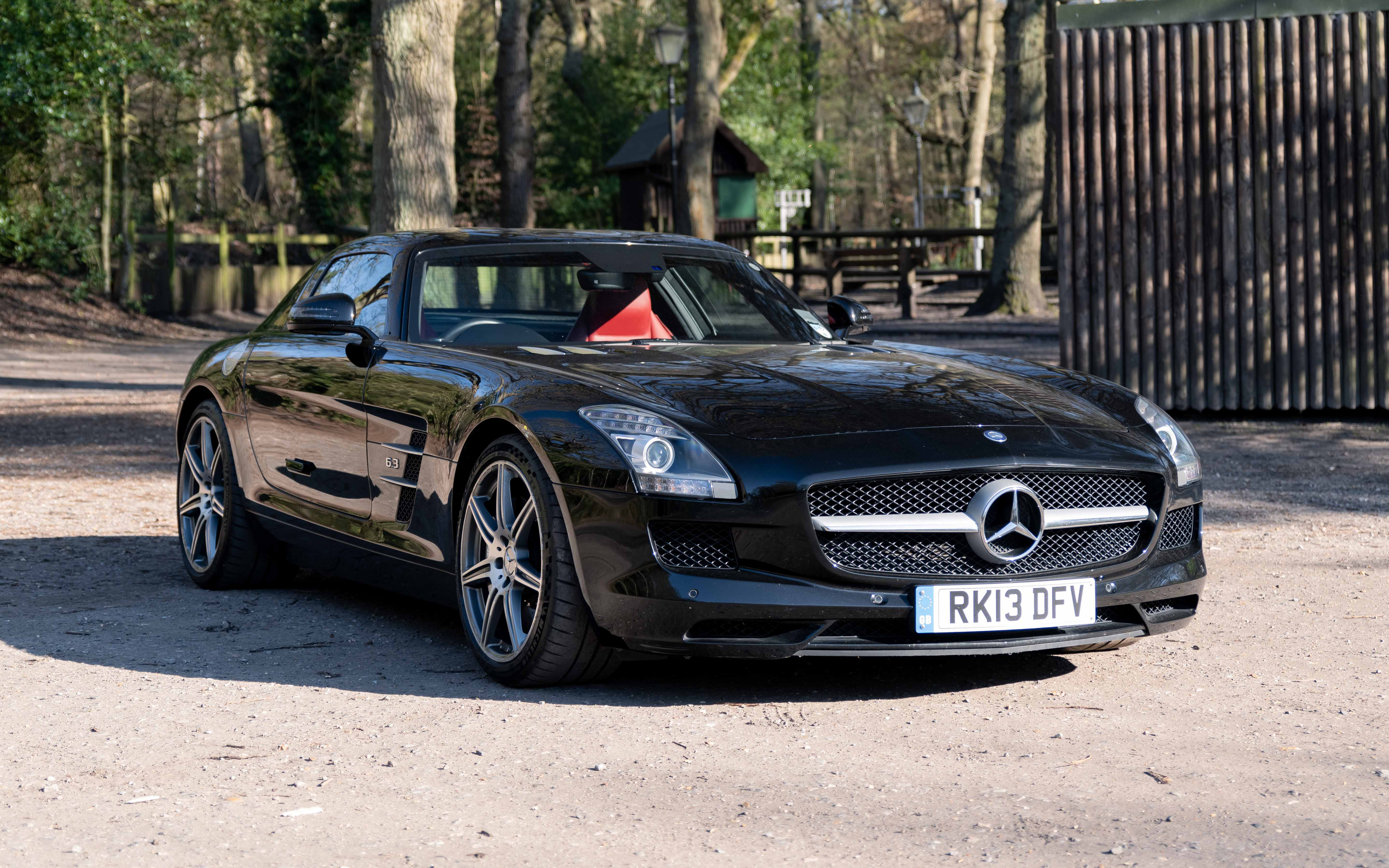 NO RESERVE: 2013 MERCEDES-BENZ SLS AMG