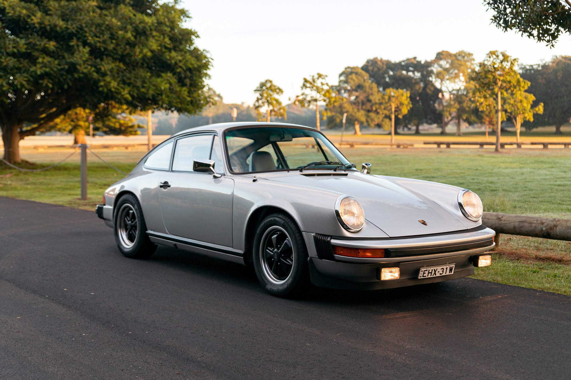 1975 PORSCHE 911 2.7 SILVER ANNIVERSARY