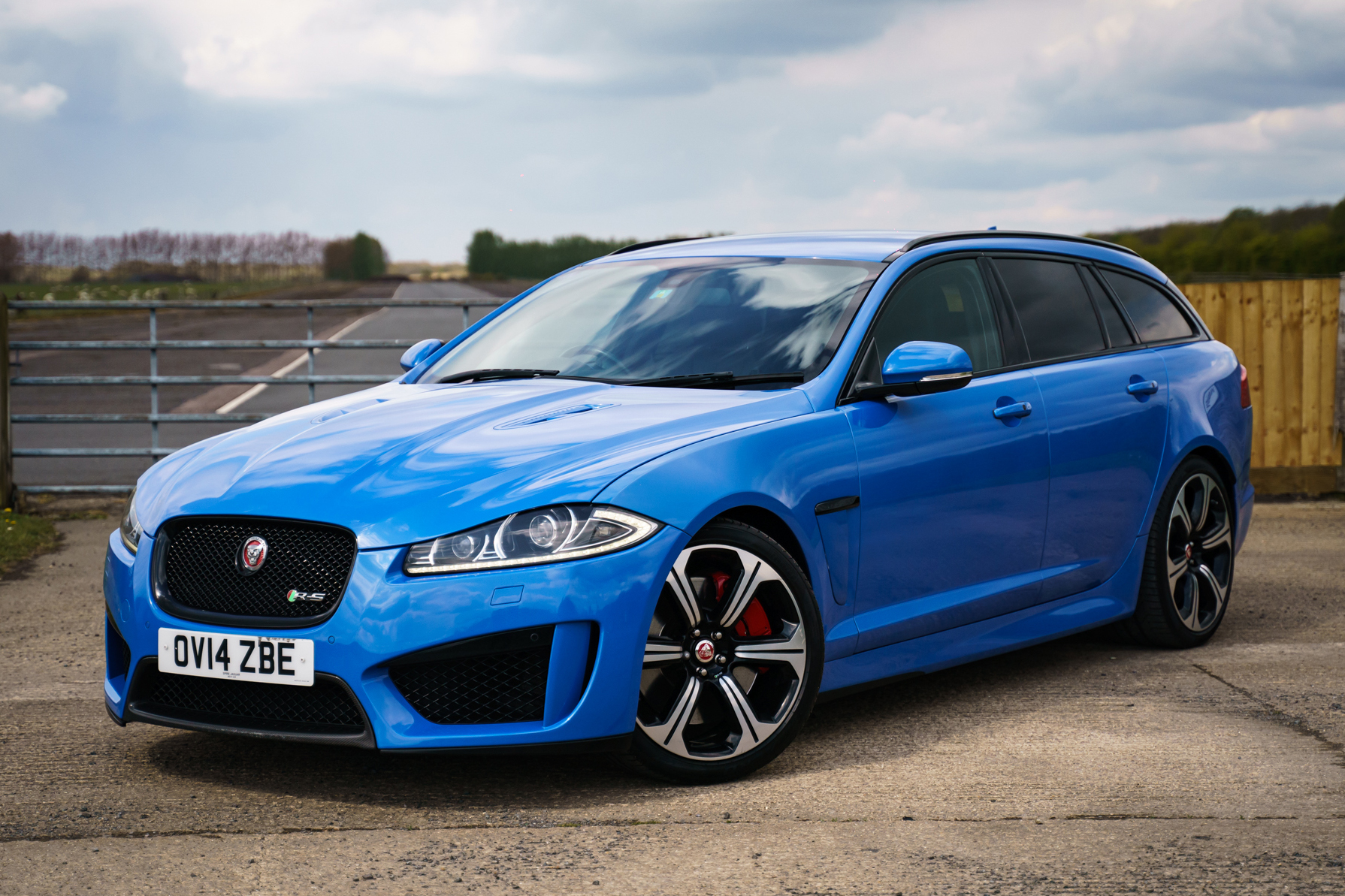 NO RESERVE: 2014 JAGUAR XFR-S SPORTBRAKE