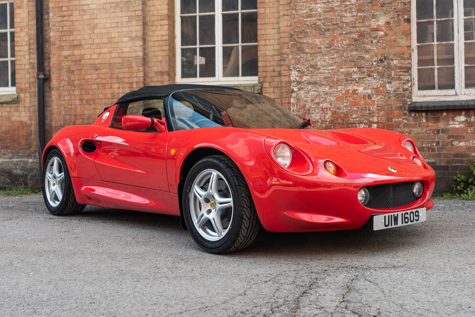 NO RESERVE: 1997 LOTUS ELISE S1