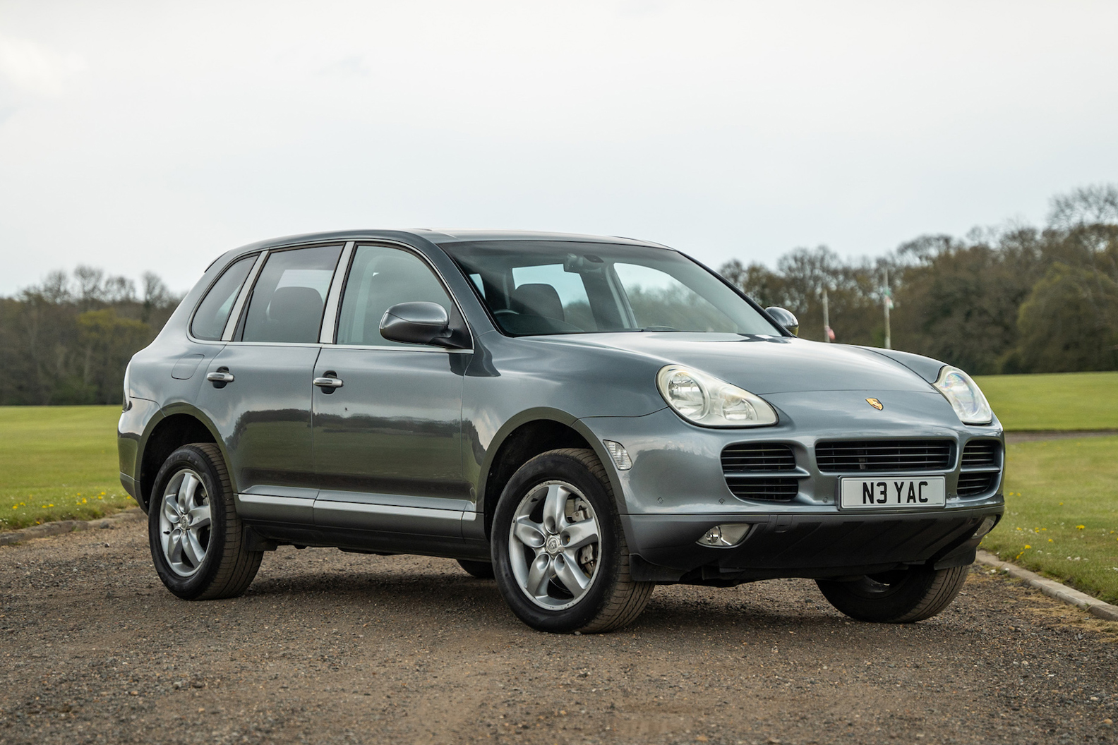 NO RESERVE: 2004 PORSCHE CAYENNE S