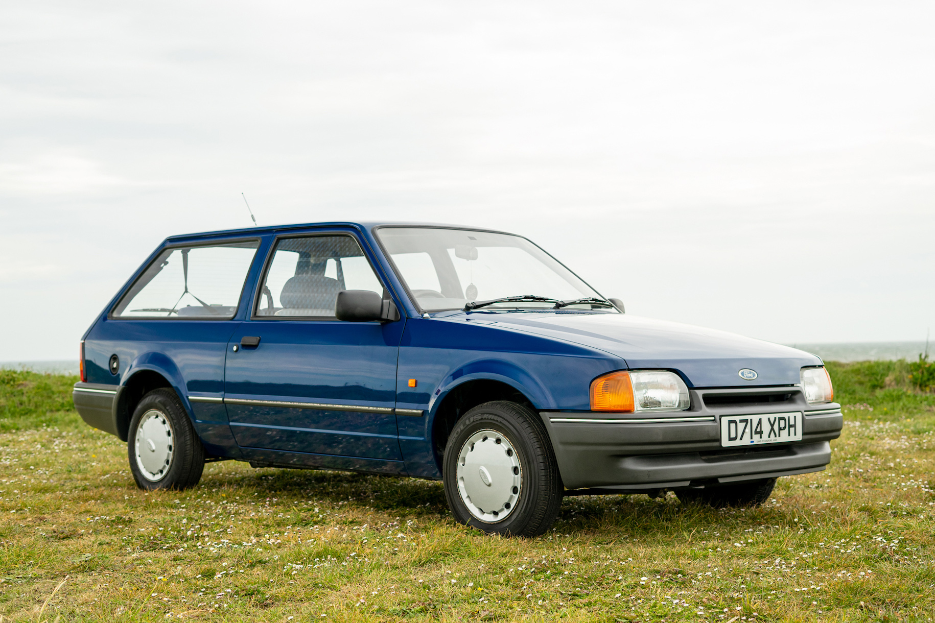 NO RESERVE: 1986 FORD ESCORT L ESTATE - 6,922 MILES FROM NEW