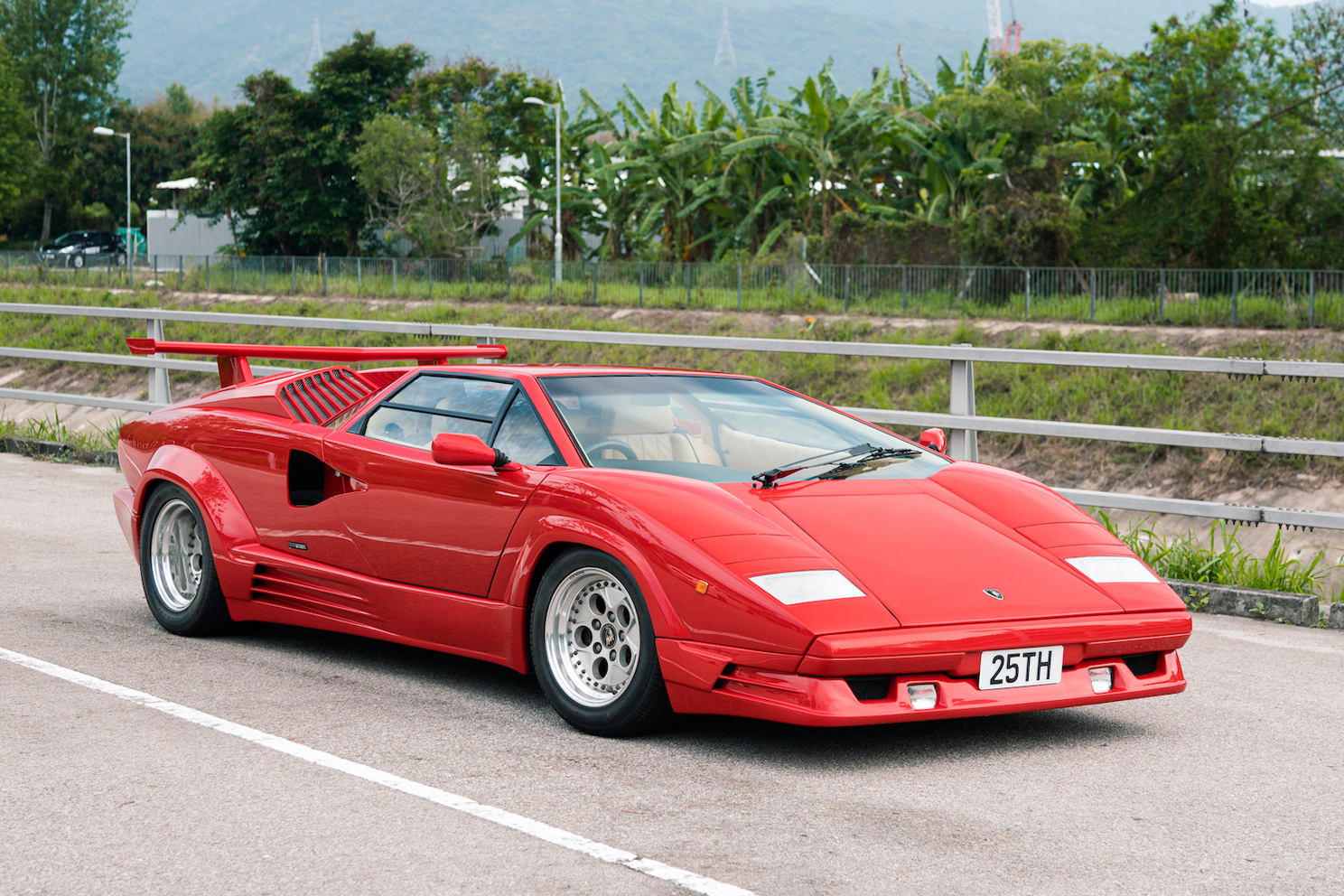 1990 LAMBORGHINI COUNTACH 25TH ANNIVERSARY