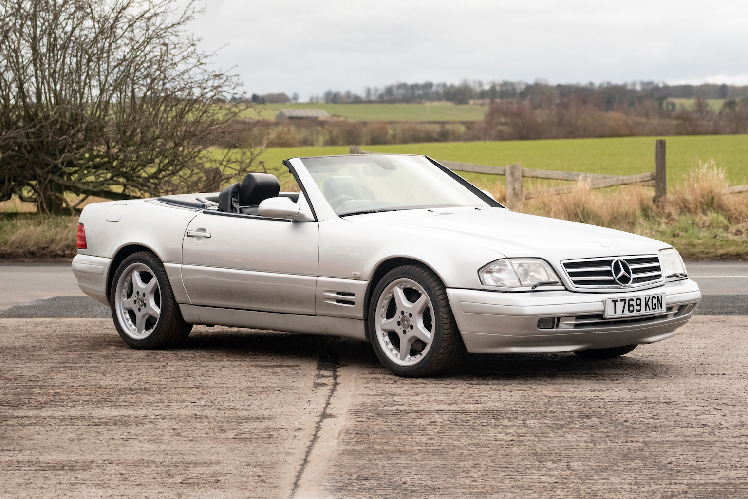 1999 MERCEDES-BENZ (R129) SL320