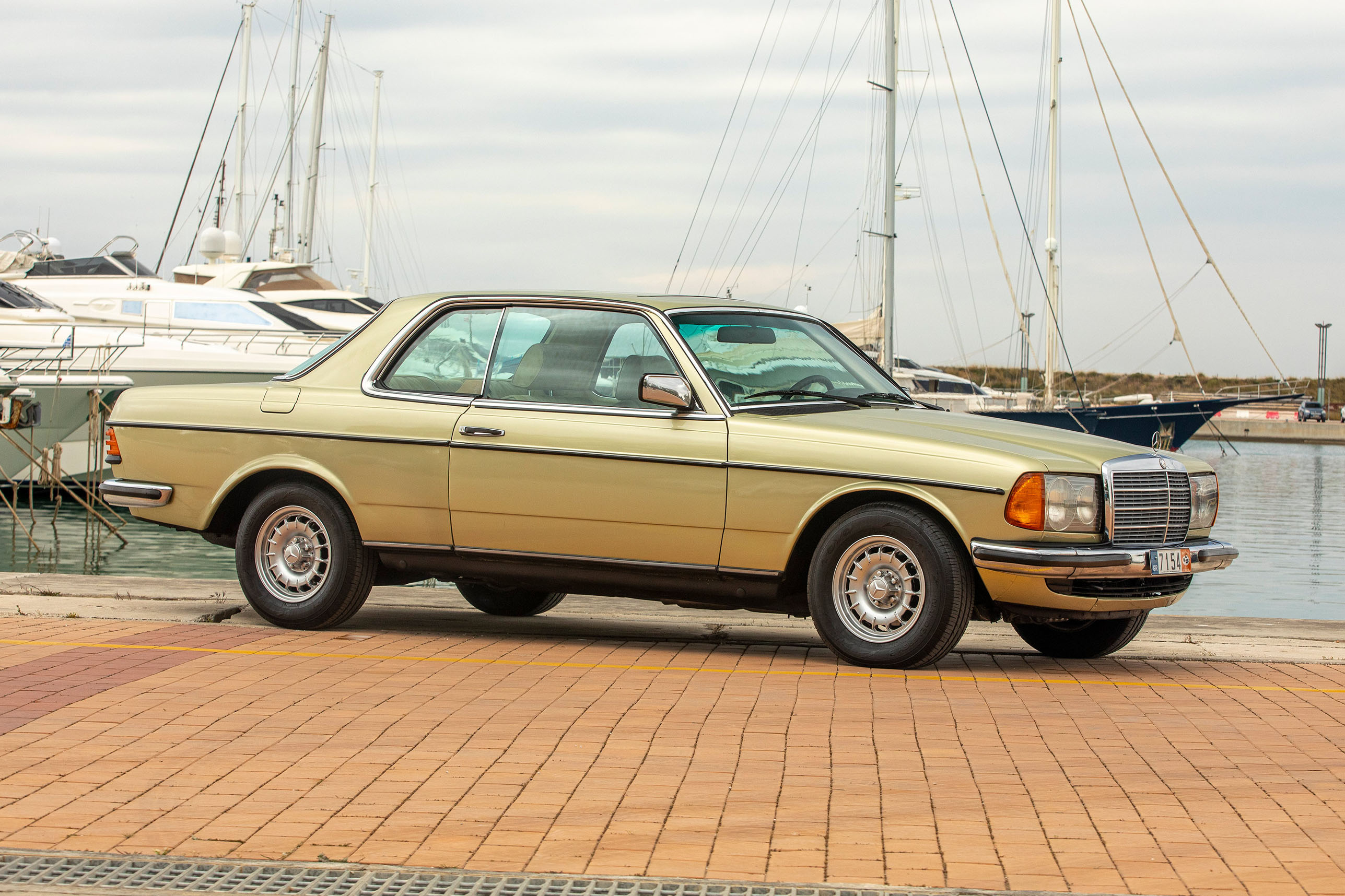 1980 MERCEDES-BENZ (W123) 230 CE