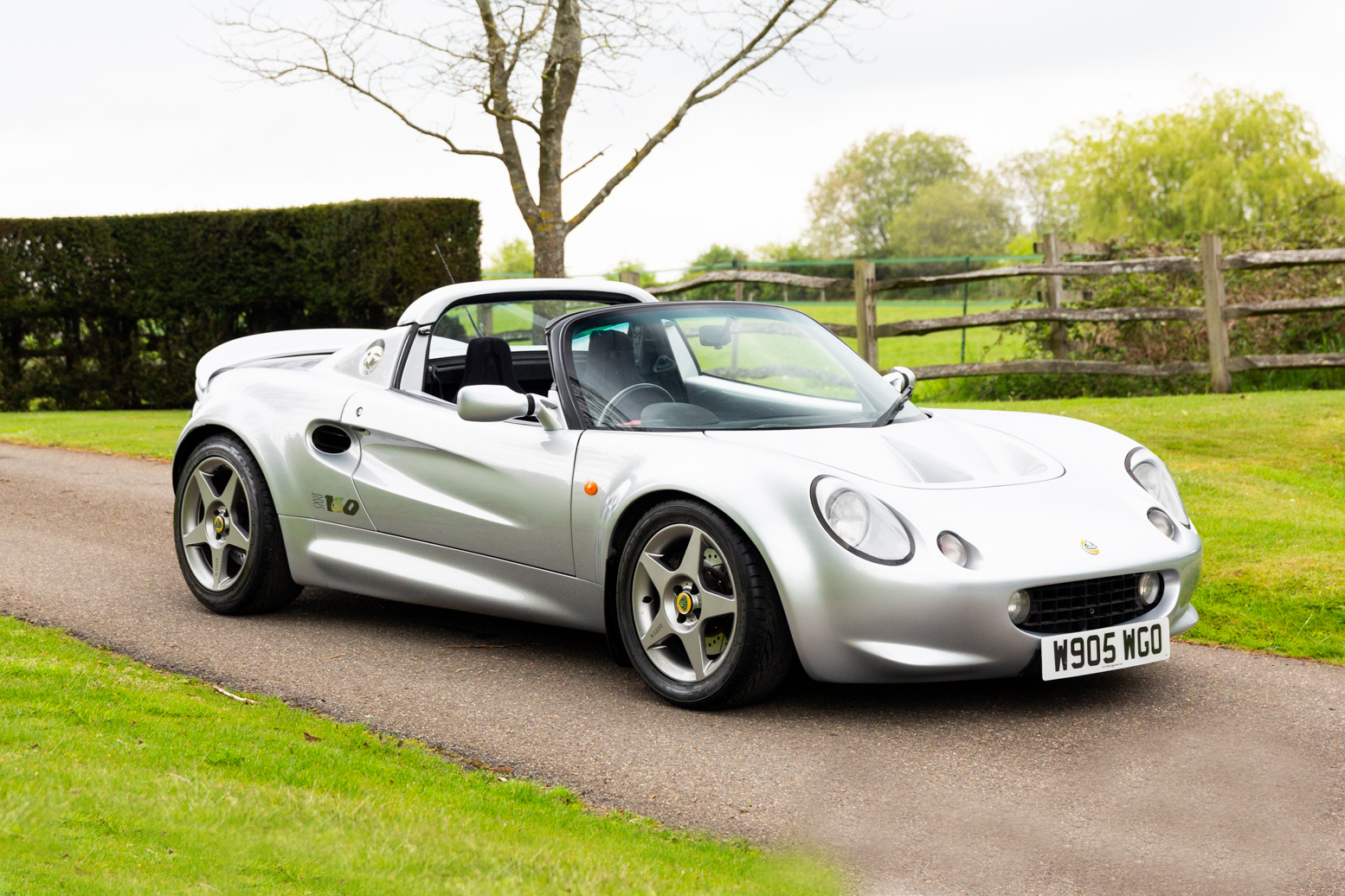 NO RESERVE: 2000 LOTUS ELISE S1 SPORT 160