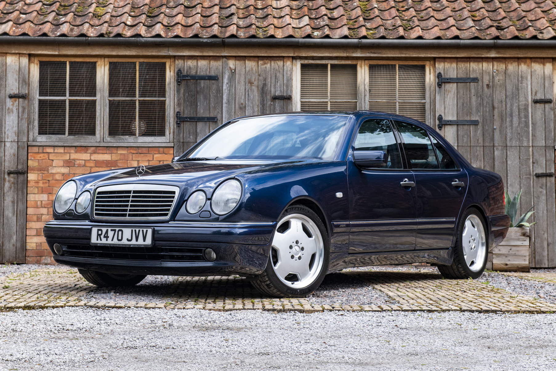 NO RESERVE: 1998 MERCEDES-BENZ (W210) E55 AMG