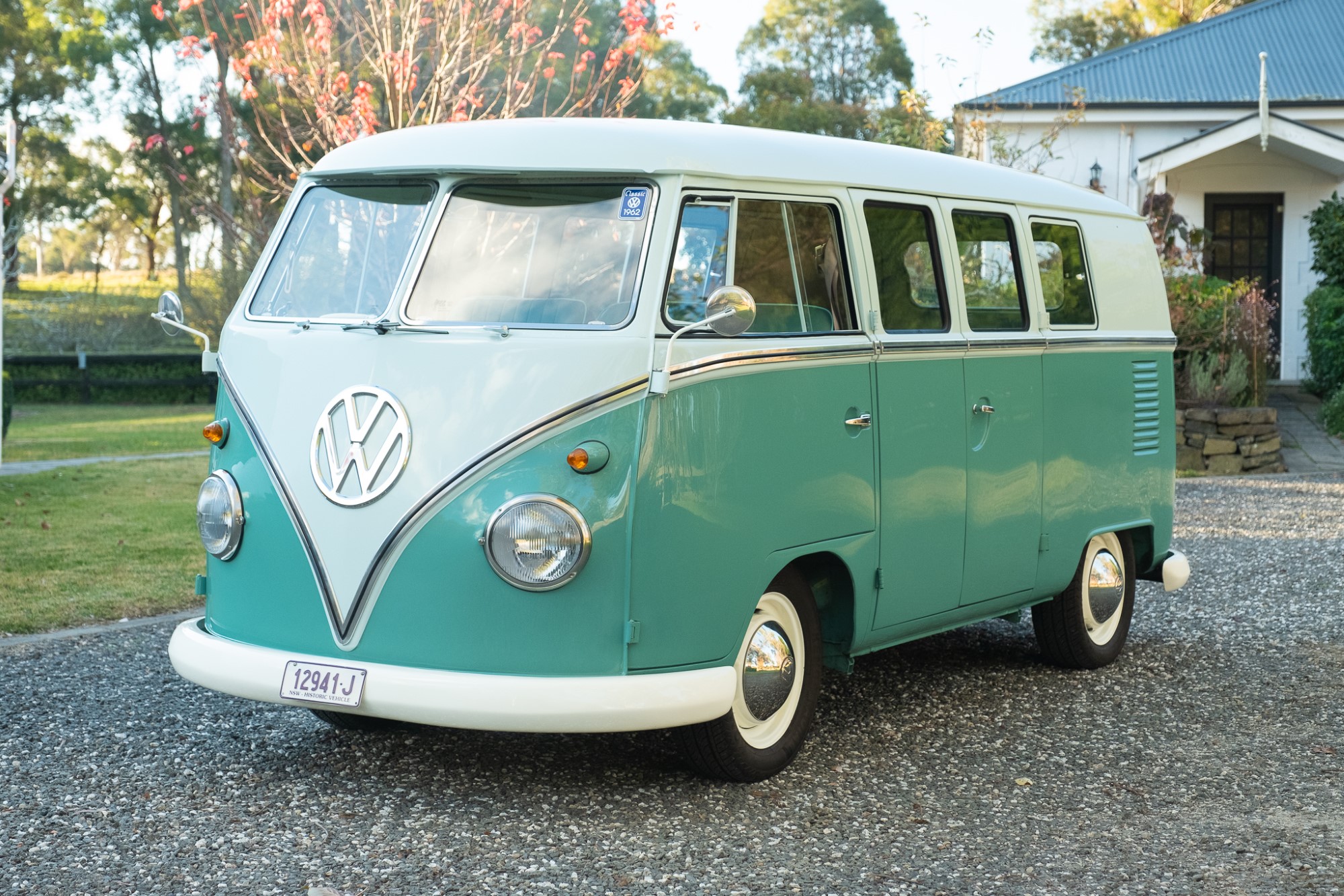 1963 VOLKSWAGEN KOMBI MICROBUS