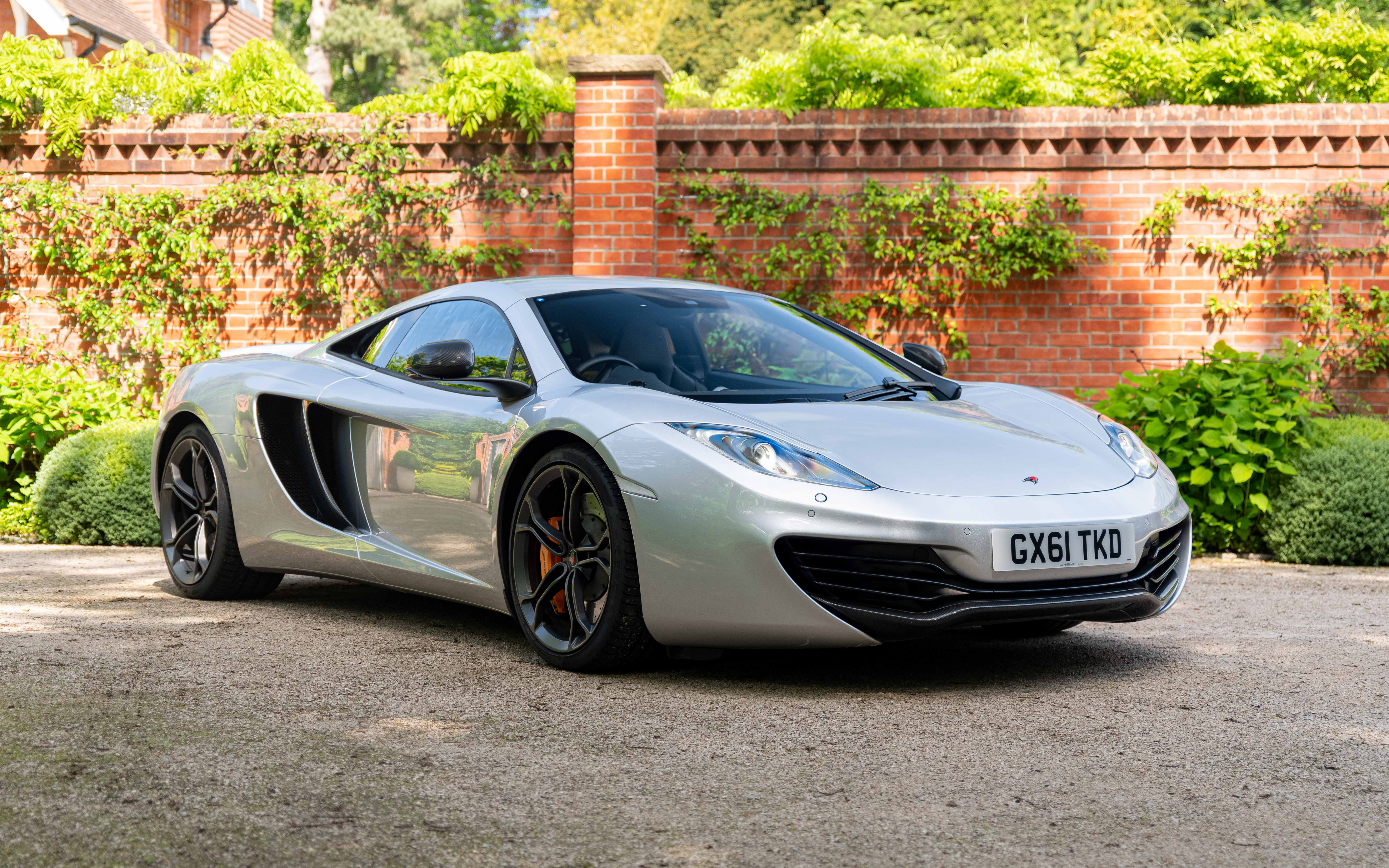 2011 MCLAREN MP4-12C