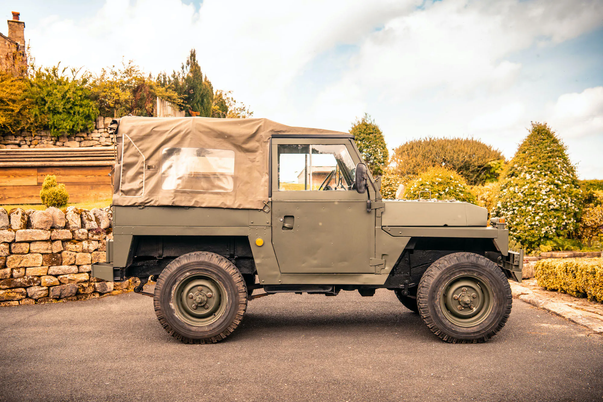 1977 LAND ROVER LIGHTWEIGHT SERIES III 88