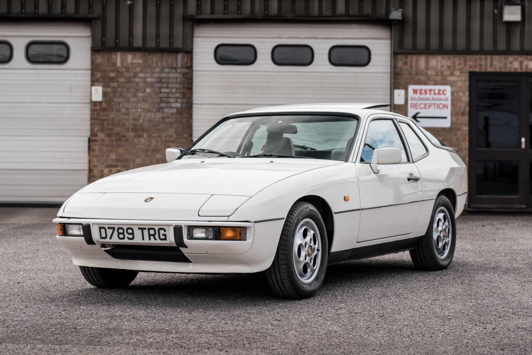 NO RESERVE: 1986 PORSCHE 924 S