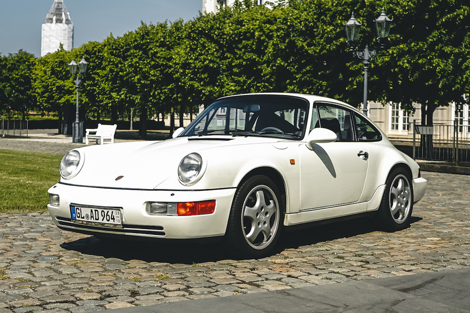 NO RESERVE: 1992 PORSCHE 911 (964) CARRERA 2