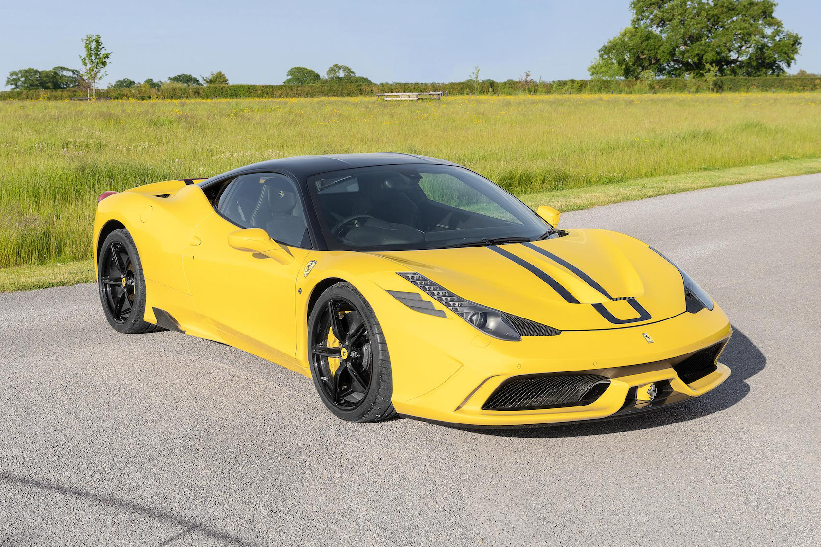 NO RESERVE: 2015 FERRARI 458 SPECIALE - 2,663 MILES