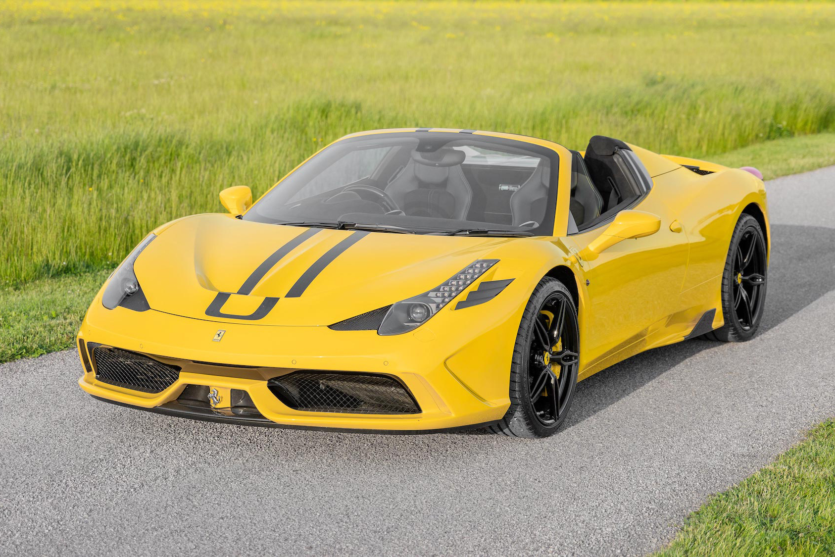 NO RESERVE: 2015 FERRARI 458 SPECIALE APERTA - 163 MILES