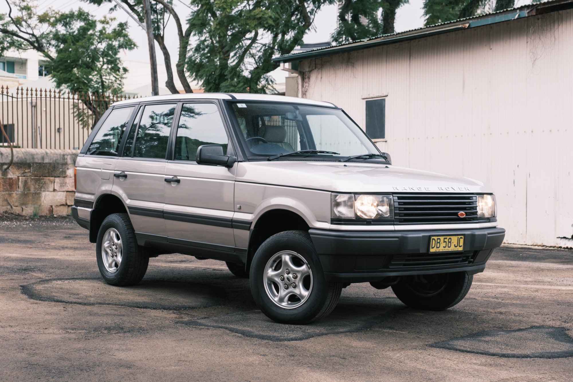 NO RESERVE: 2001 RANGE ROVER P38 LSE