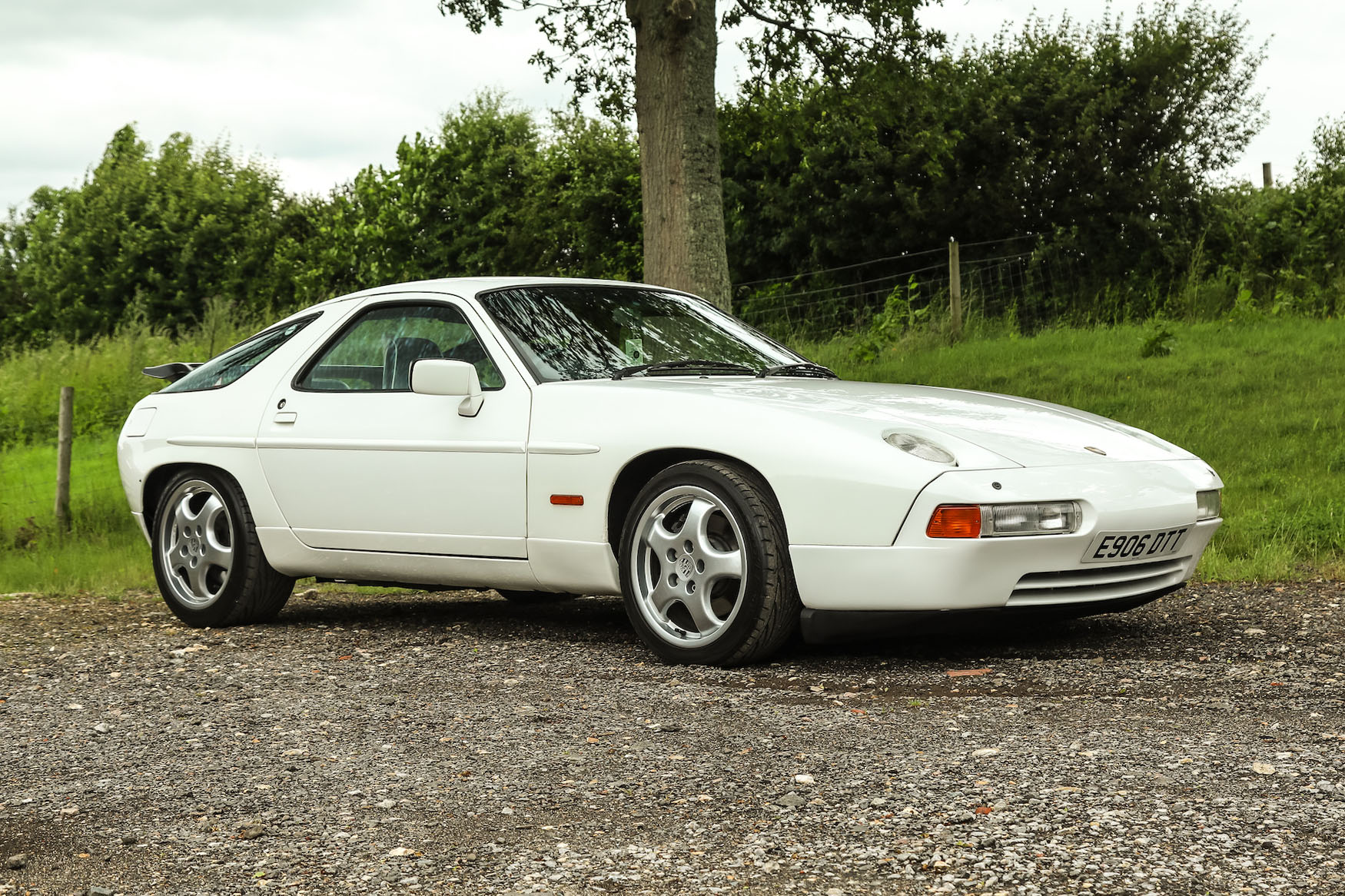 NO RESERVE: 1988 PORSCHE 928 S4